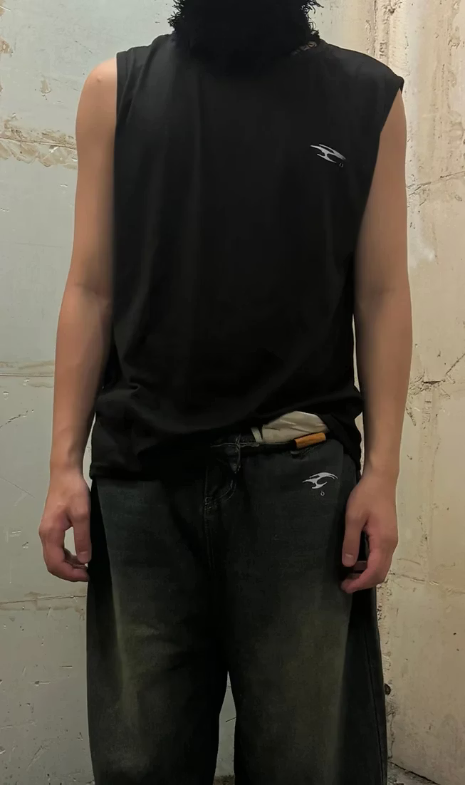 Ò line_Ò Tank Top (Black)