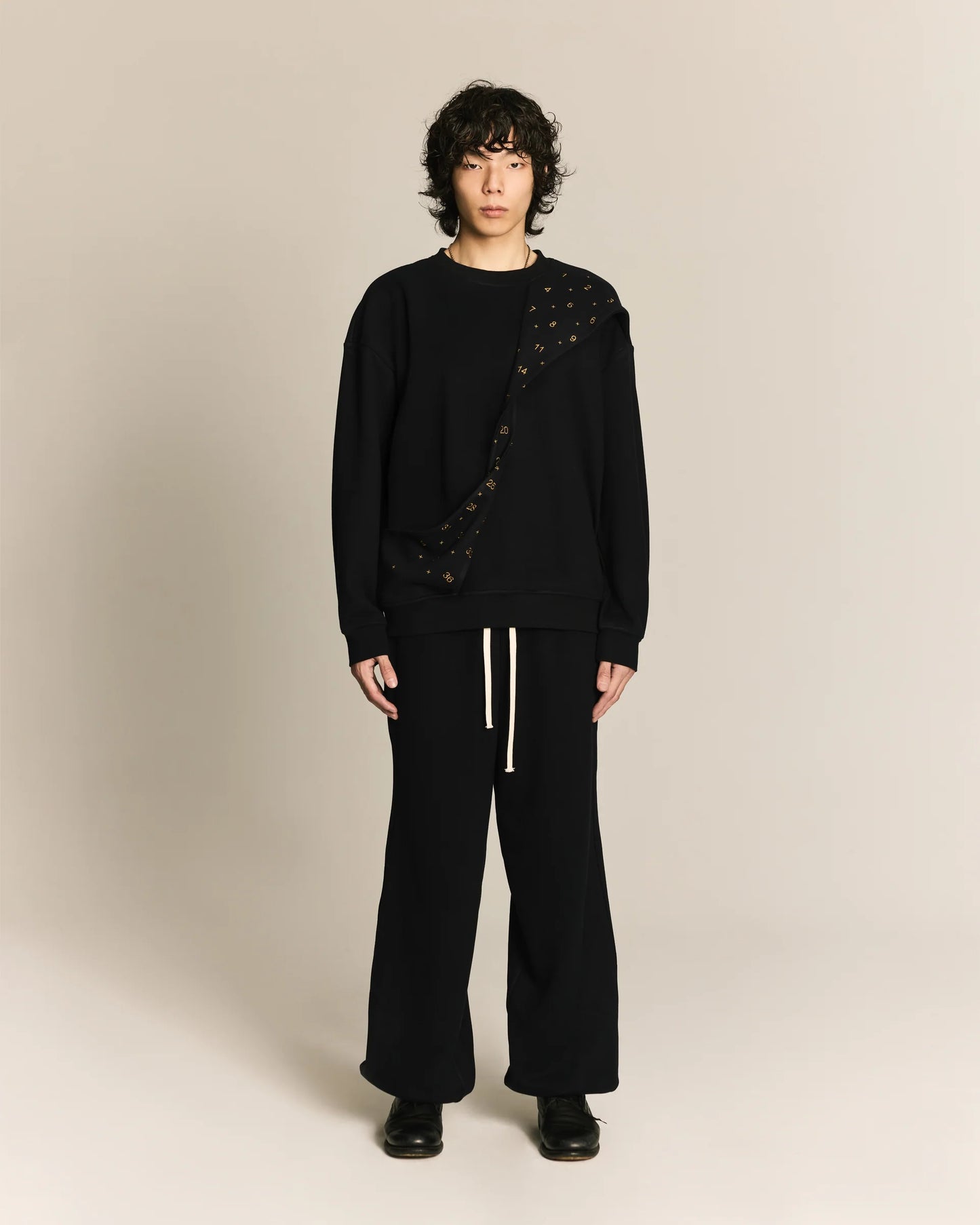 Shalou_Table Mark Embroidery Sweatshirt (Navy)