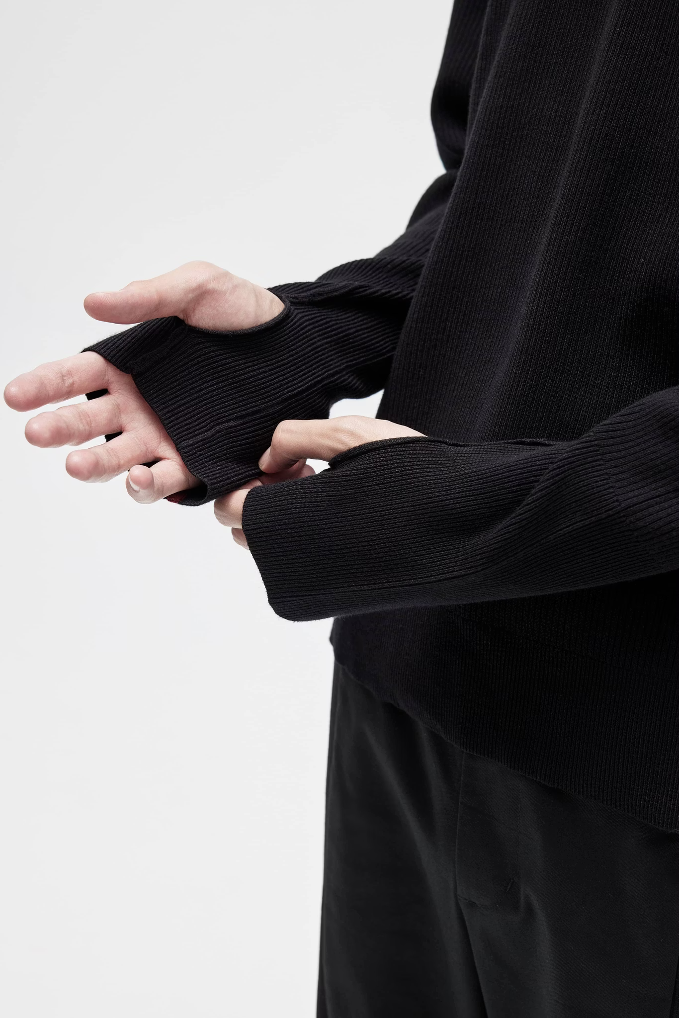 EQUALNEAR_Rift Zip Pocket Hoodie (Black)