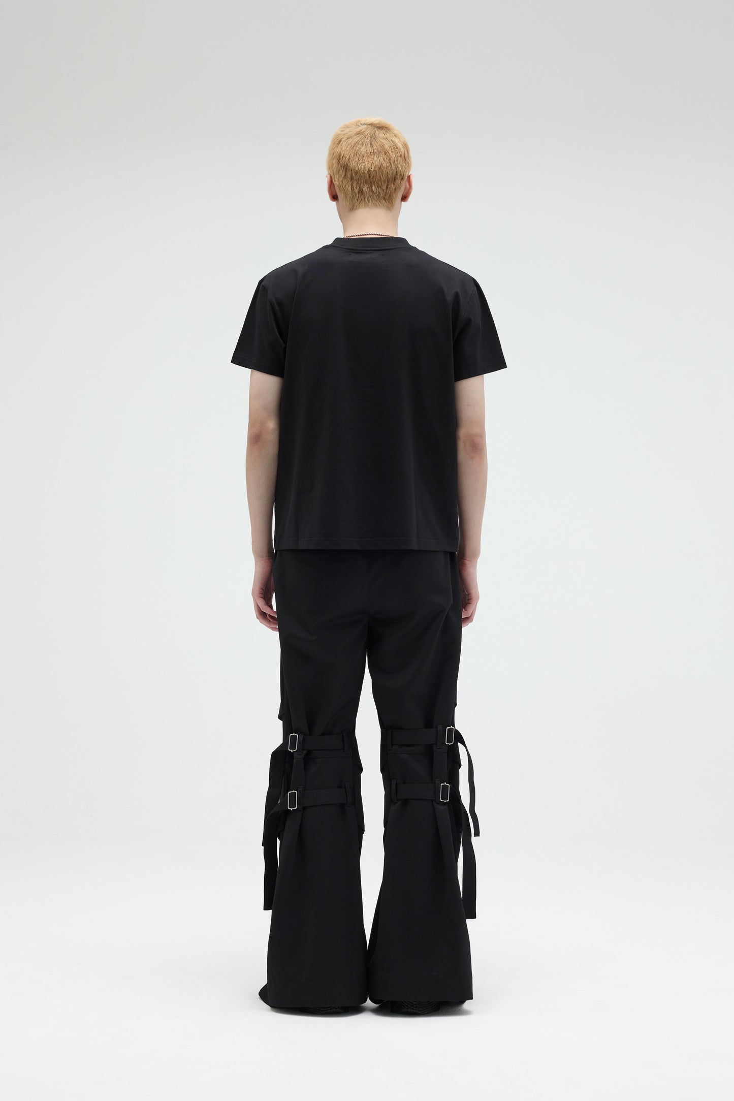 EQUALNEAR_EQ Souvenir Tee-Classic Fit (Black)