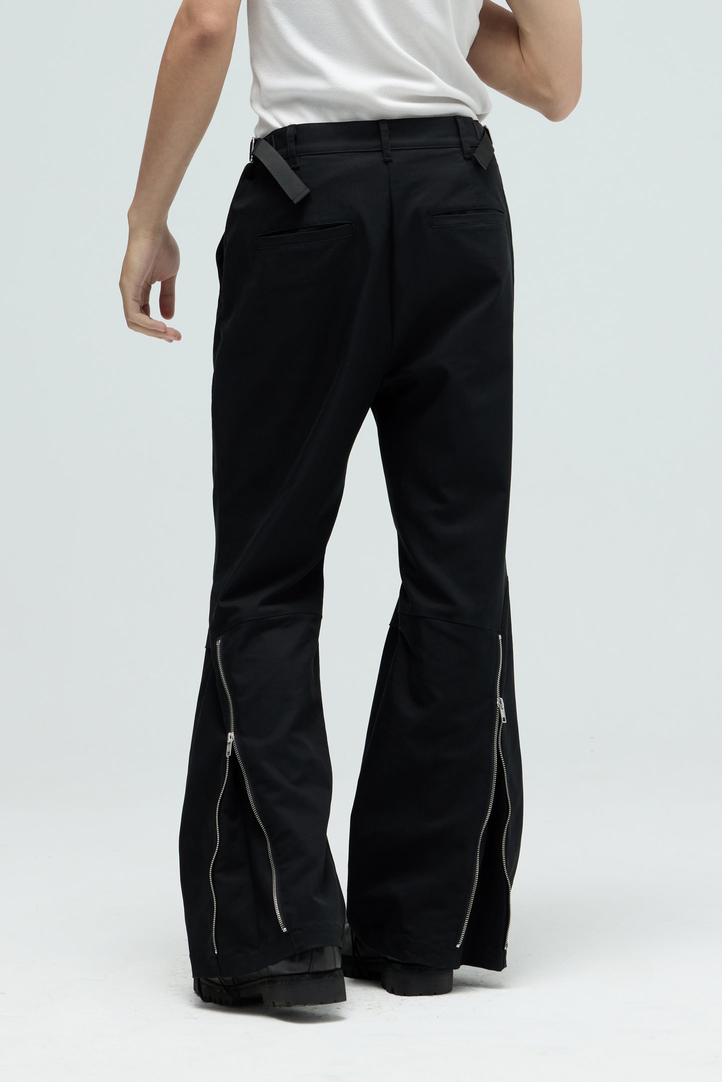 EQUALNEAR_Boxer Flared Pants (Black)