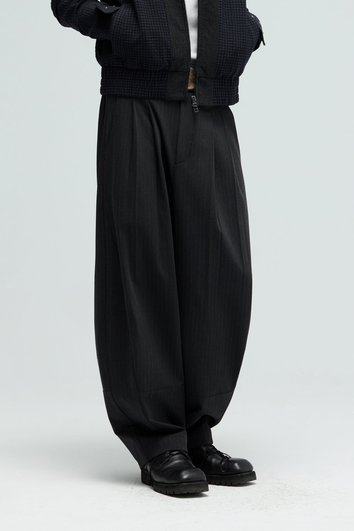 EQUALNEAR_Champion Wide Pants (Dark Gray)