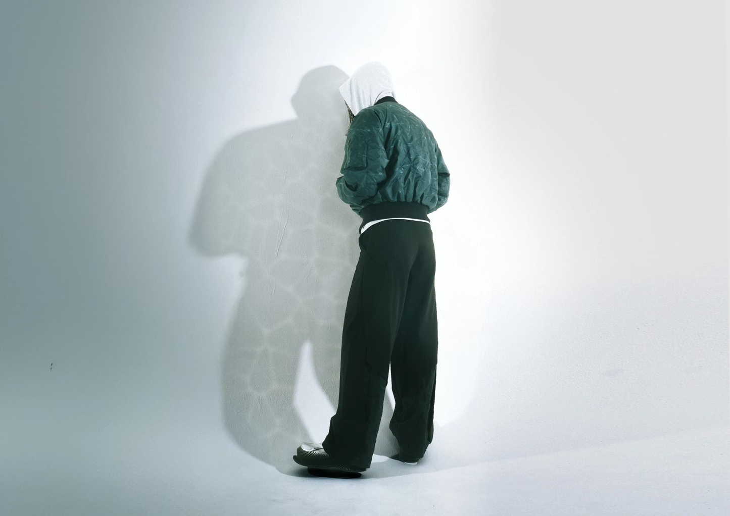 ALIVEFORM_STRATUM DERBY (Chalk)