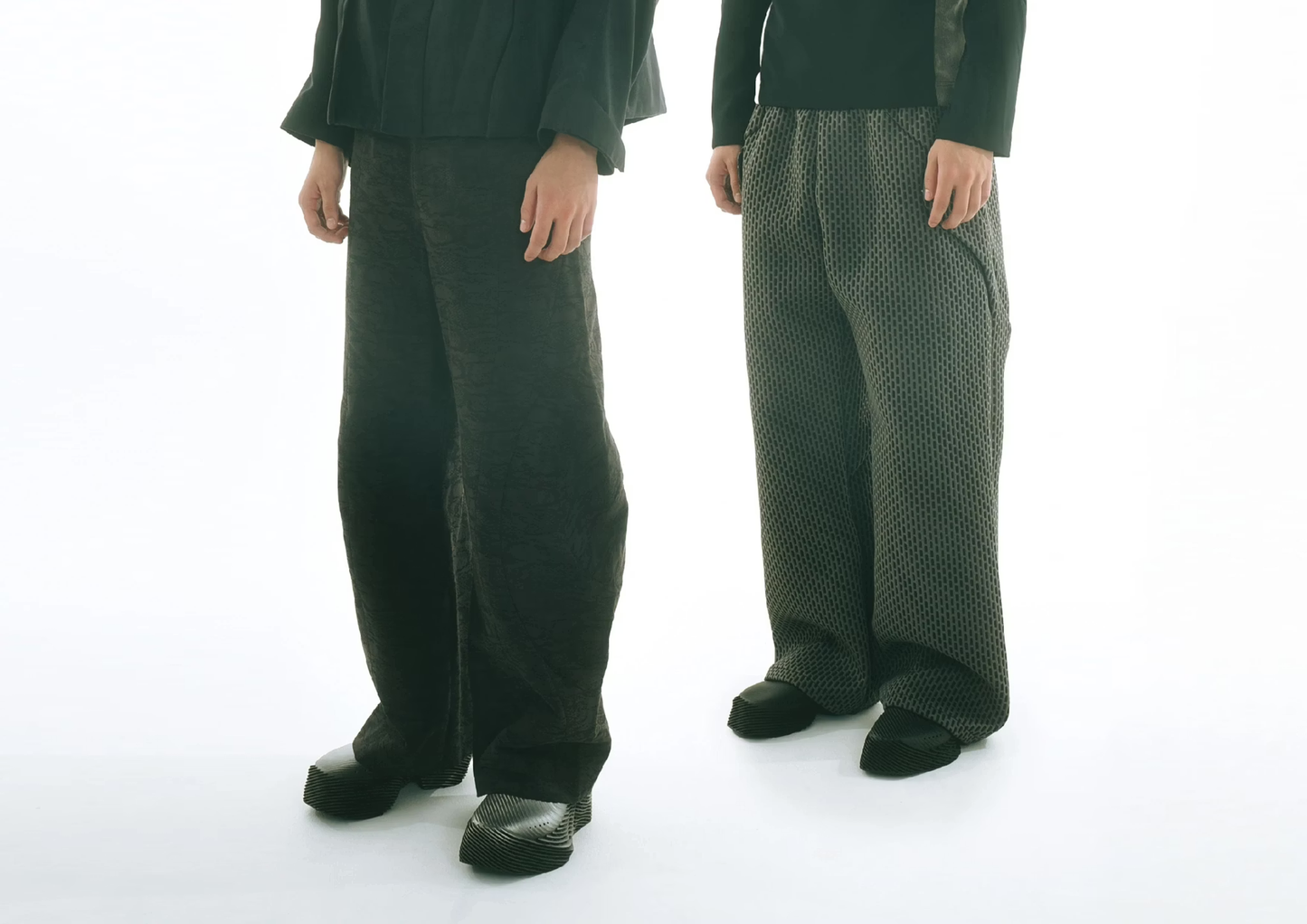 ALIVEFORM_STRATUM RUNNER (Nickel Graident)