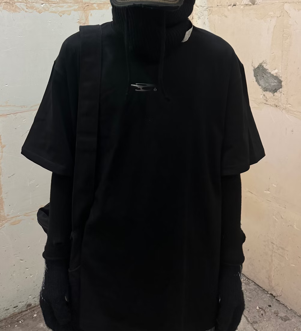 Ò line_Oiin T (Black)