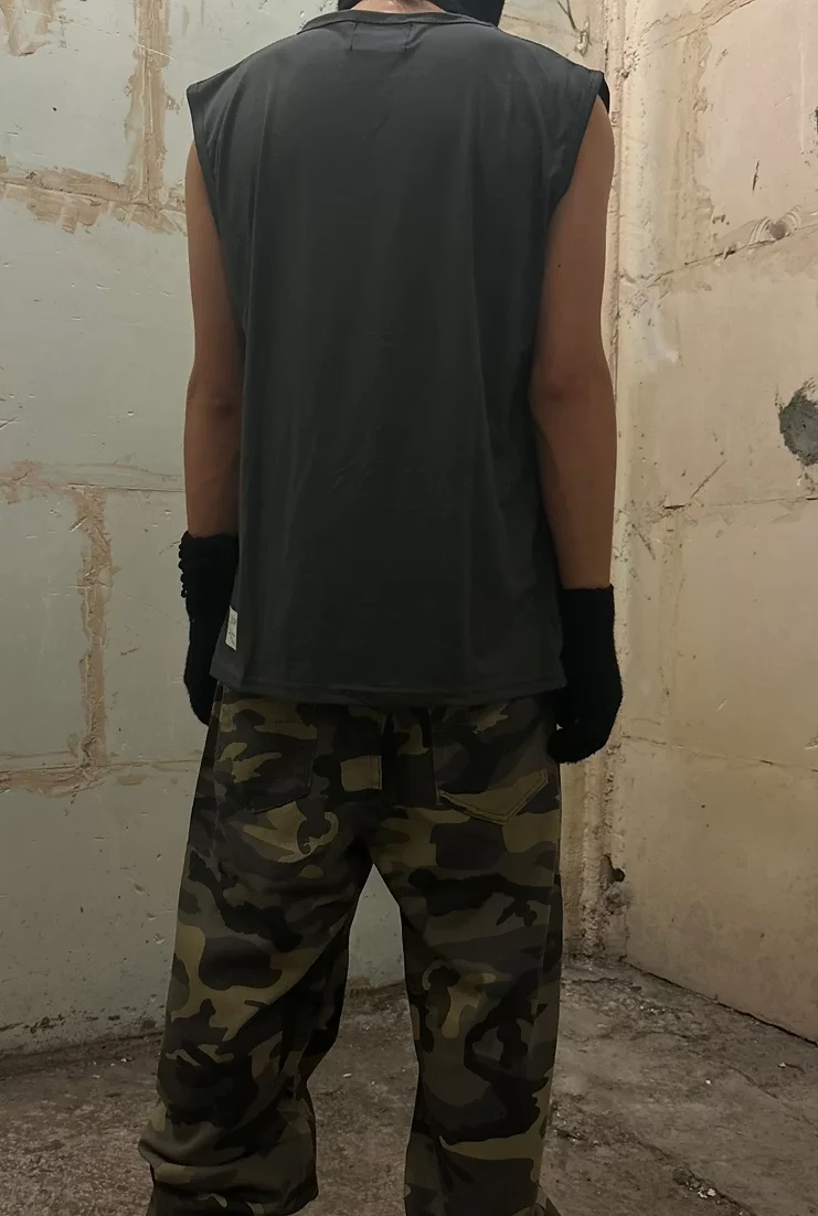 Ò line_Ò Tank Top (Grey)