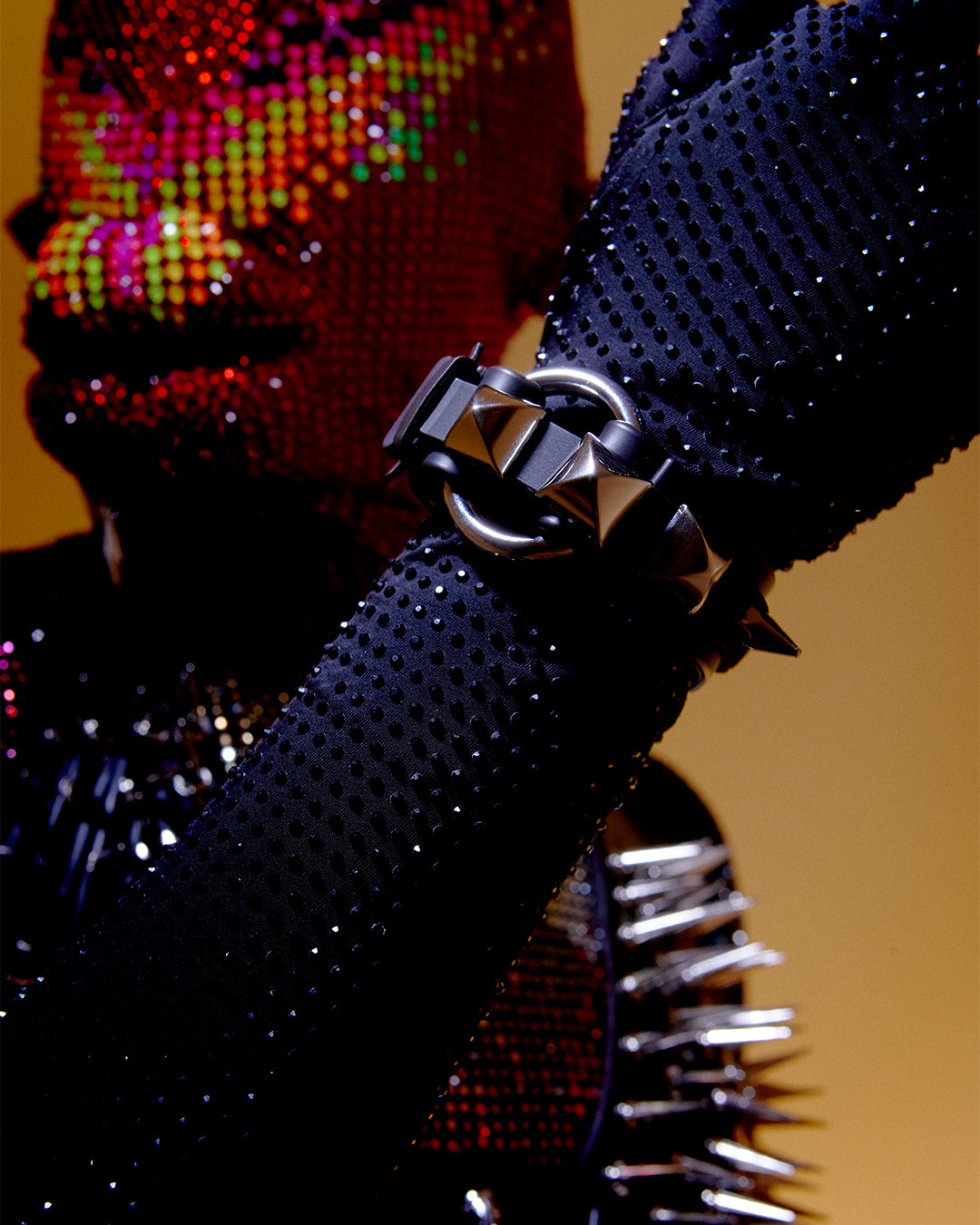 INNERRAUM_OBJECT B01 1-RING-STUDS-BRACELET (Black Matt)