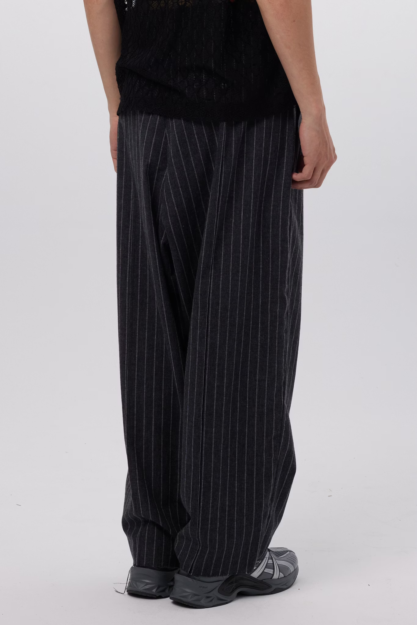 W Song_LONG STRAP WIDE PANTS (Grey)
