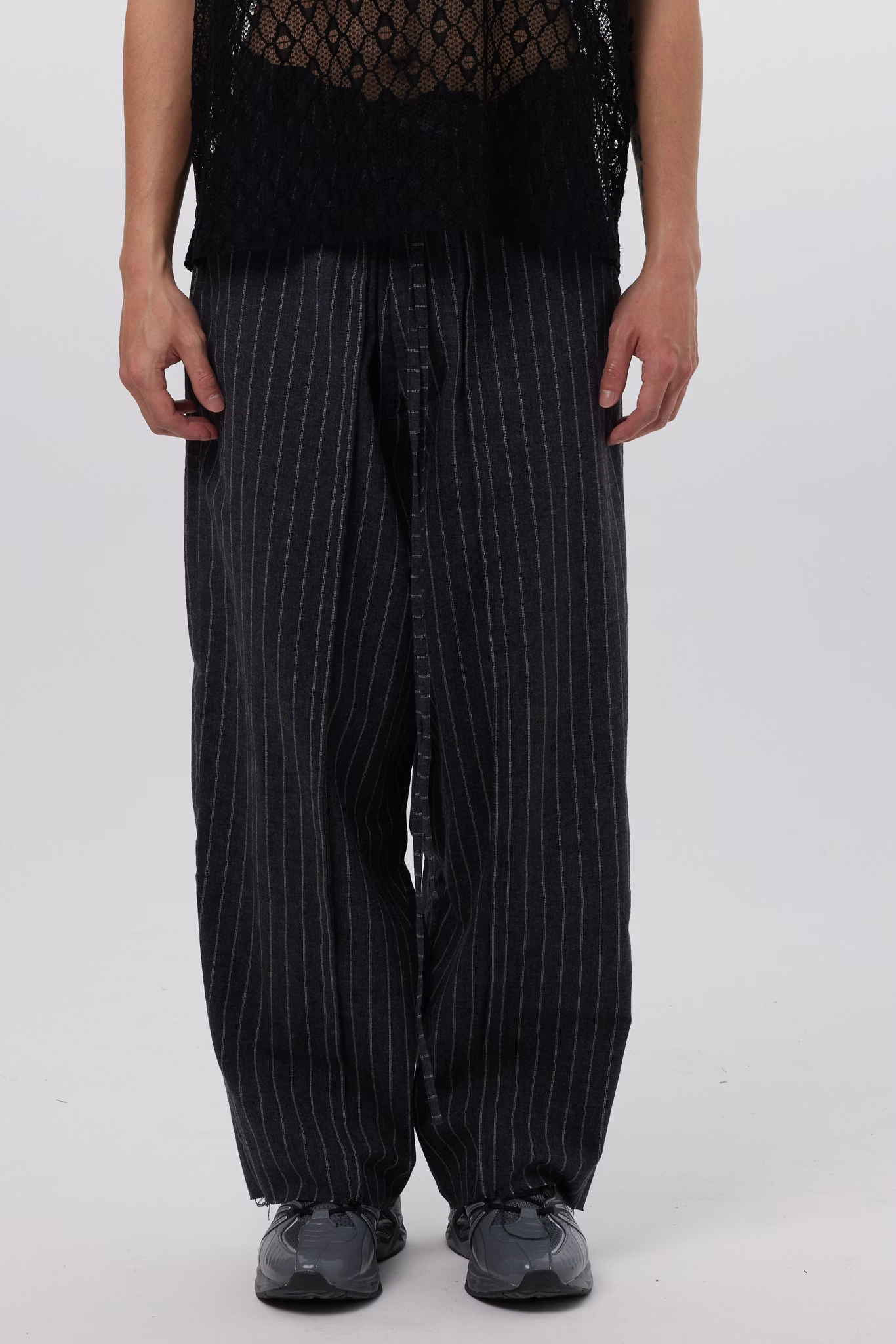 W Song_LONG STRAP WIDE PANTS (Grey)