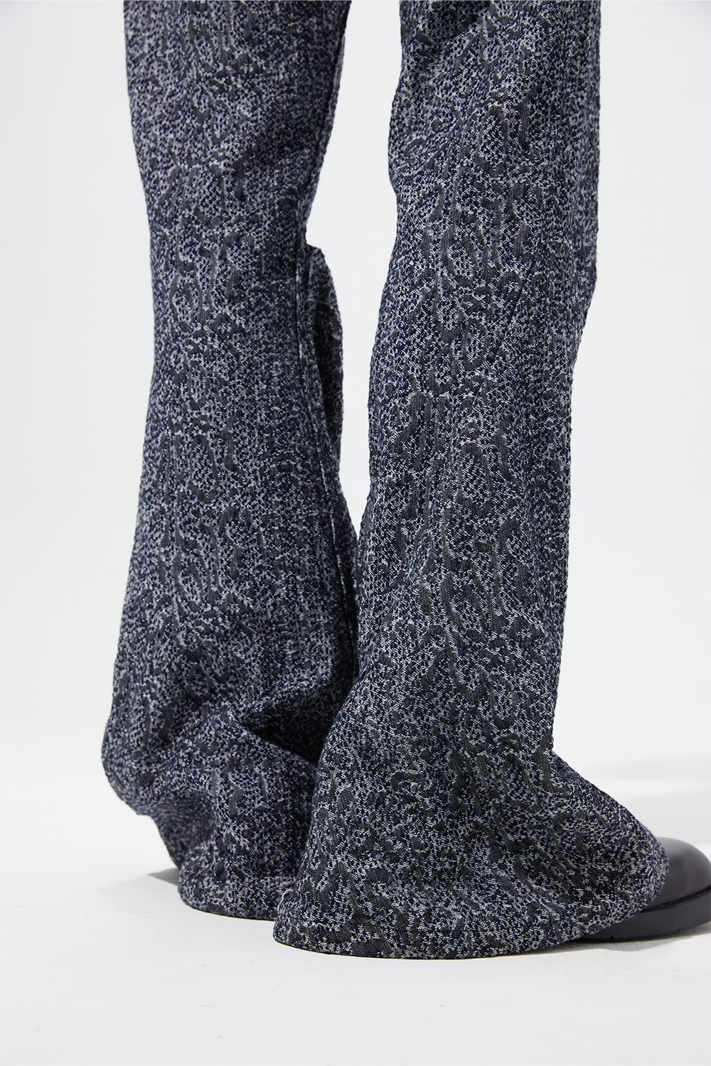 KOZABURO_LONG 3D BOOTS CUT JEANS-SNAKE SASHIKO (Navy)