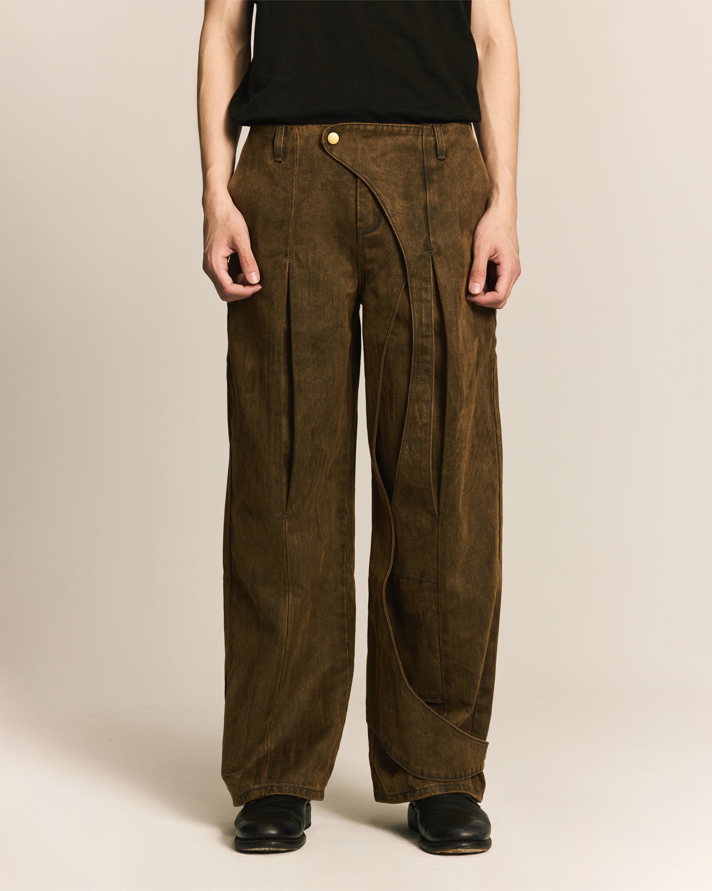 Shalou_SPIRAL BRUSHED PANTS (Brown)