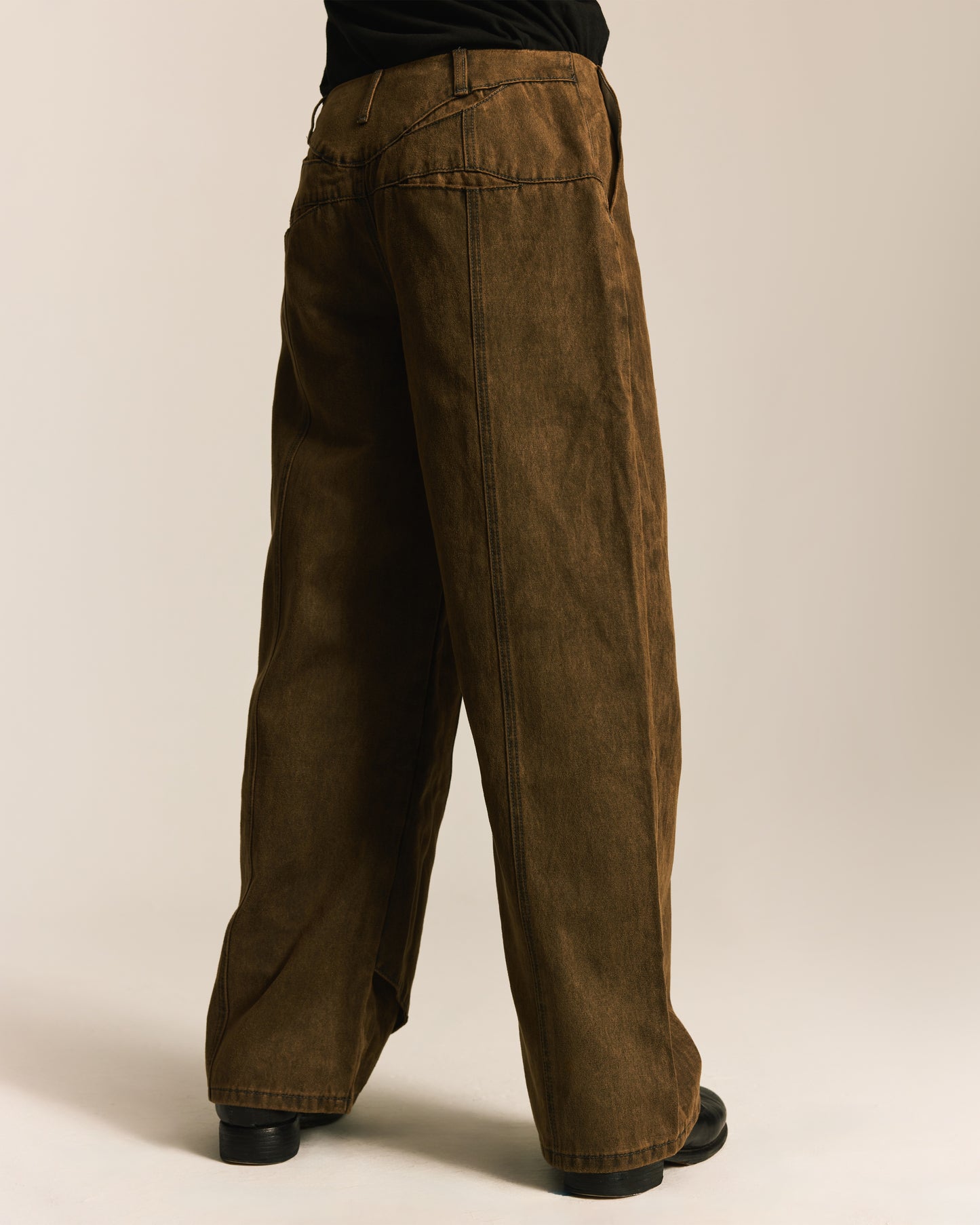 Shalou_SPIRAL BRUSHED PANTS (Brown)