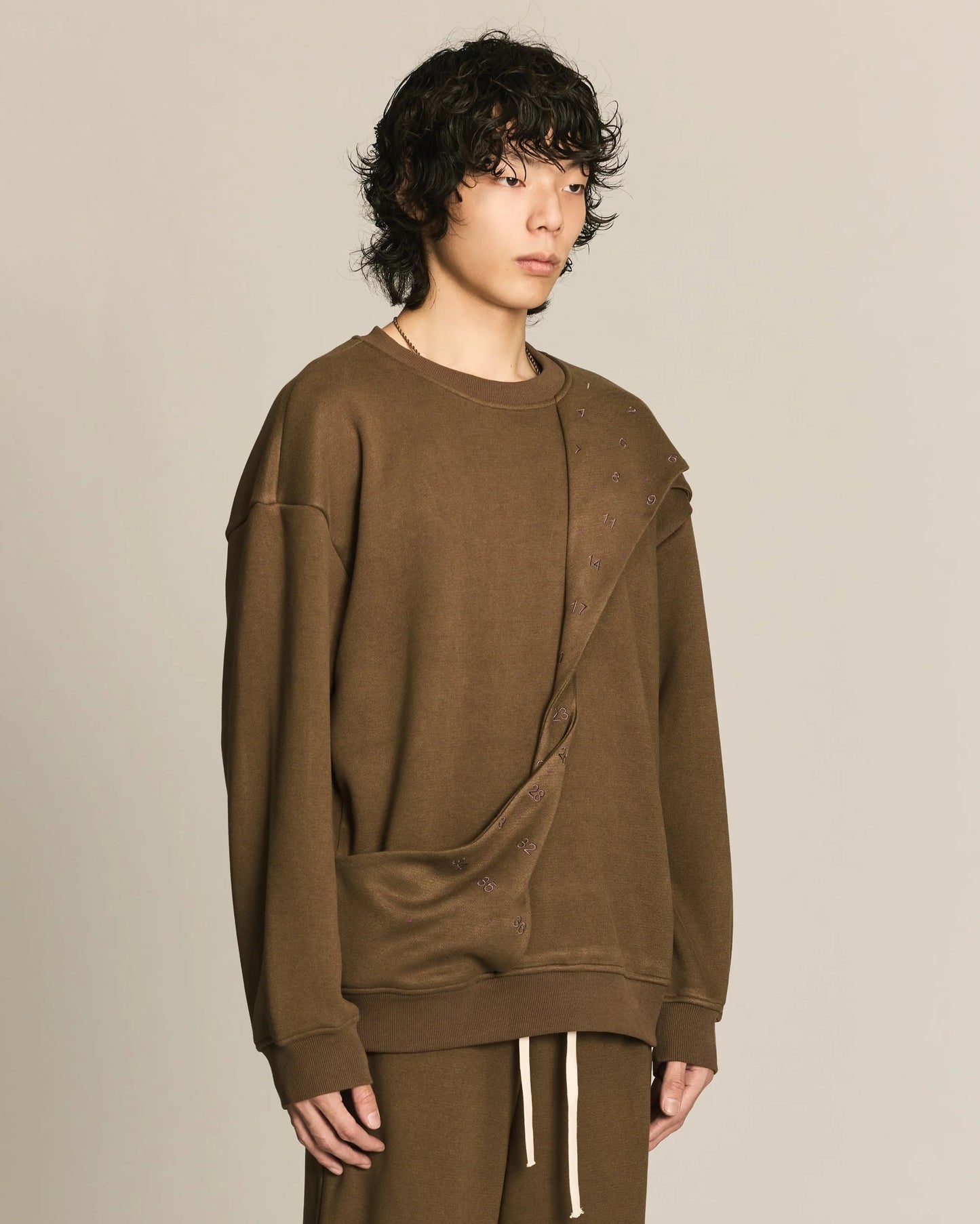 Shalou_Table Mark Embroidery Sweatshirt (Khaki)