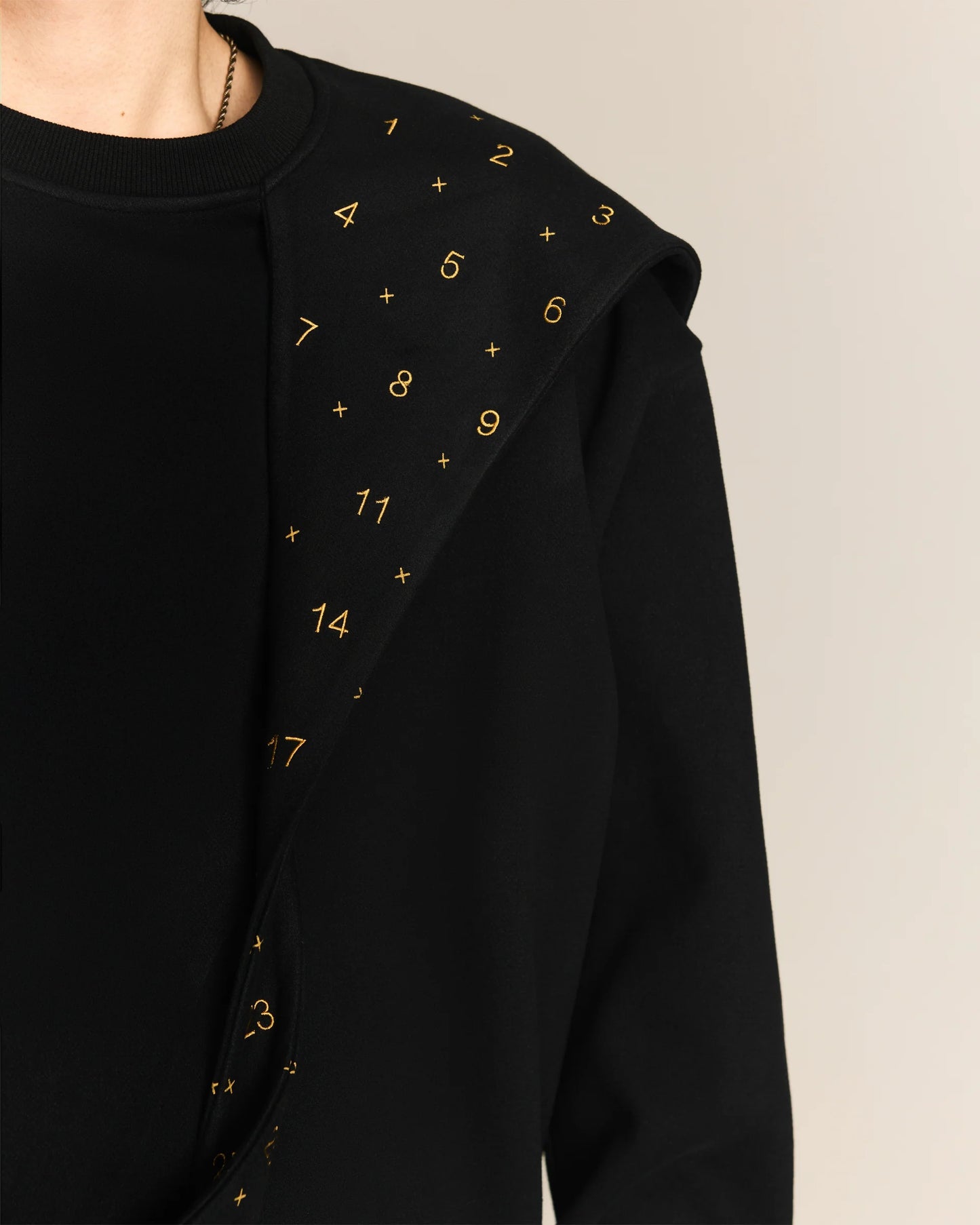 Shalou_Table Mark Embroidery Sweatshirt (Navy)