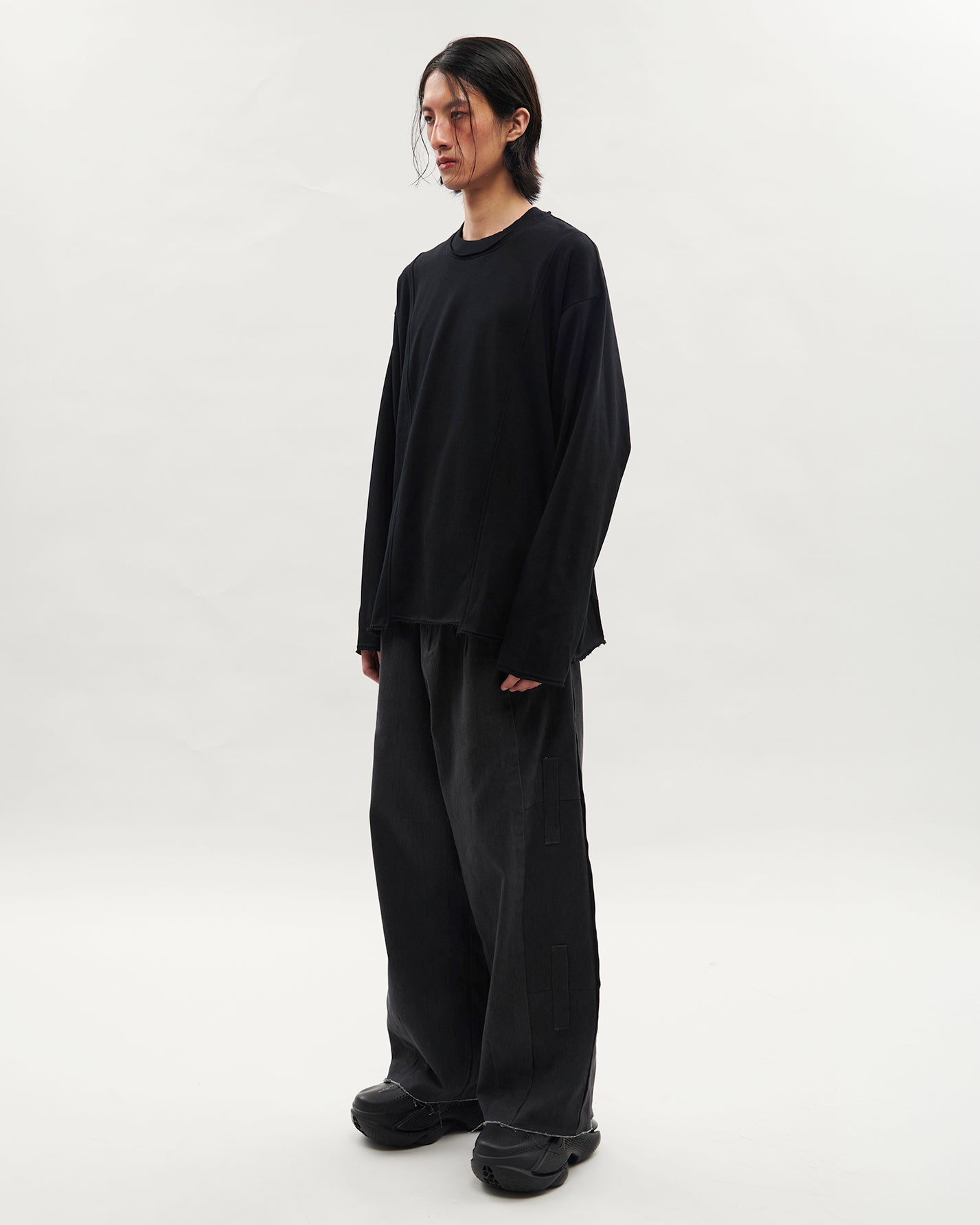 VACANT_Spliced Sweater (Black)