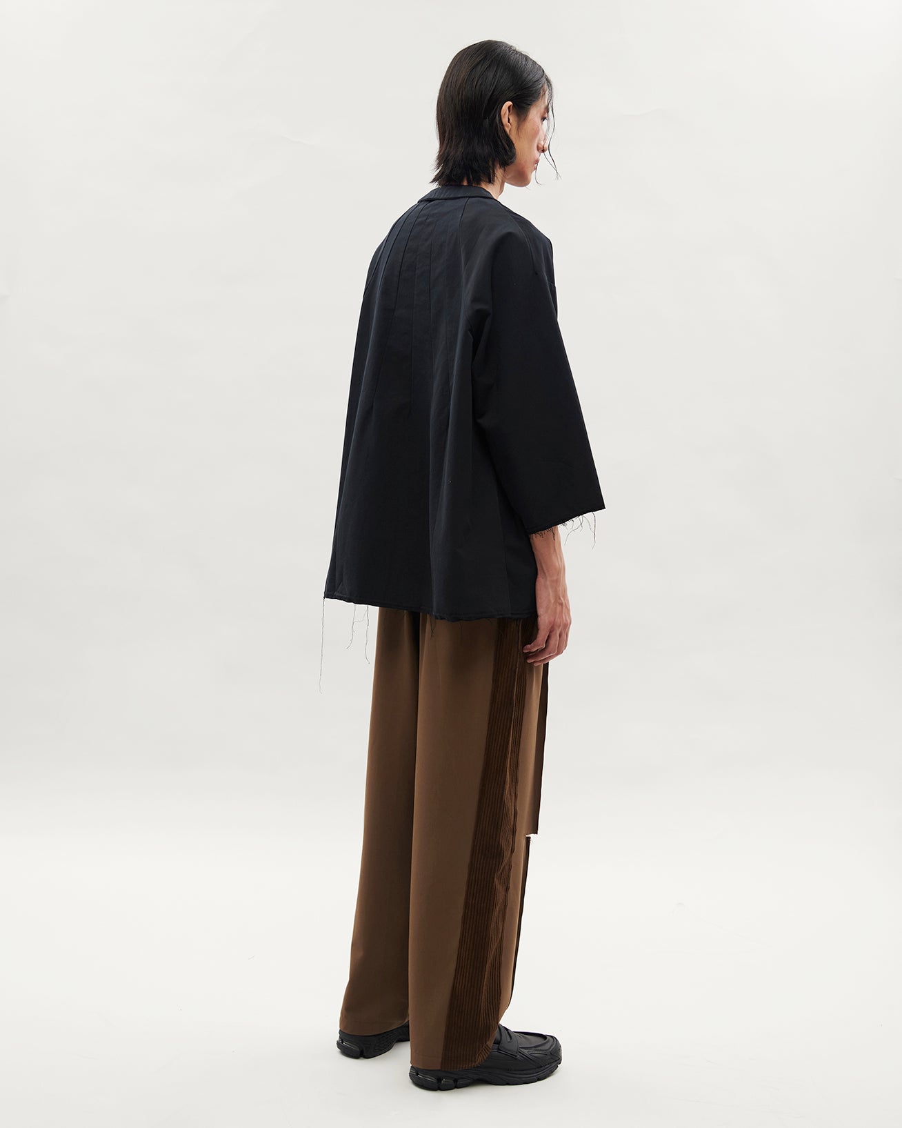 VACANT_Round Collar Shirt (Black)