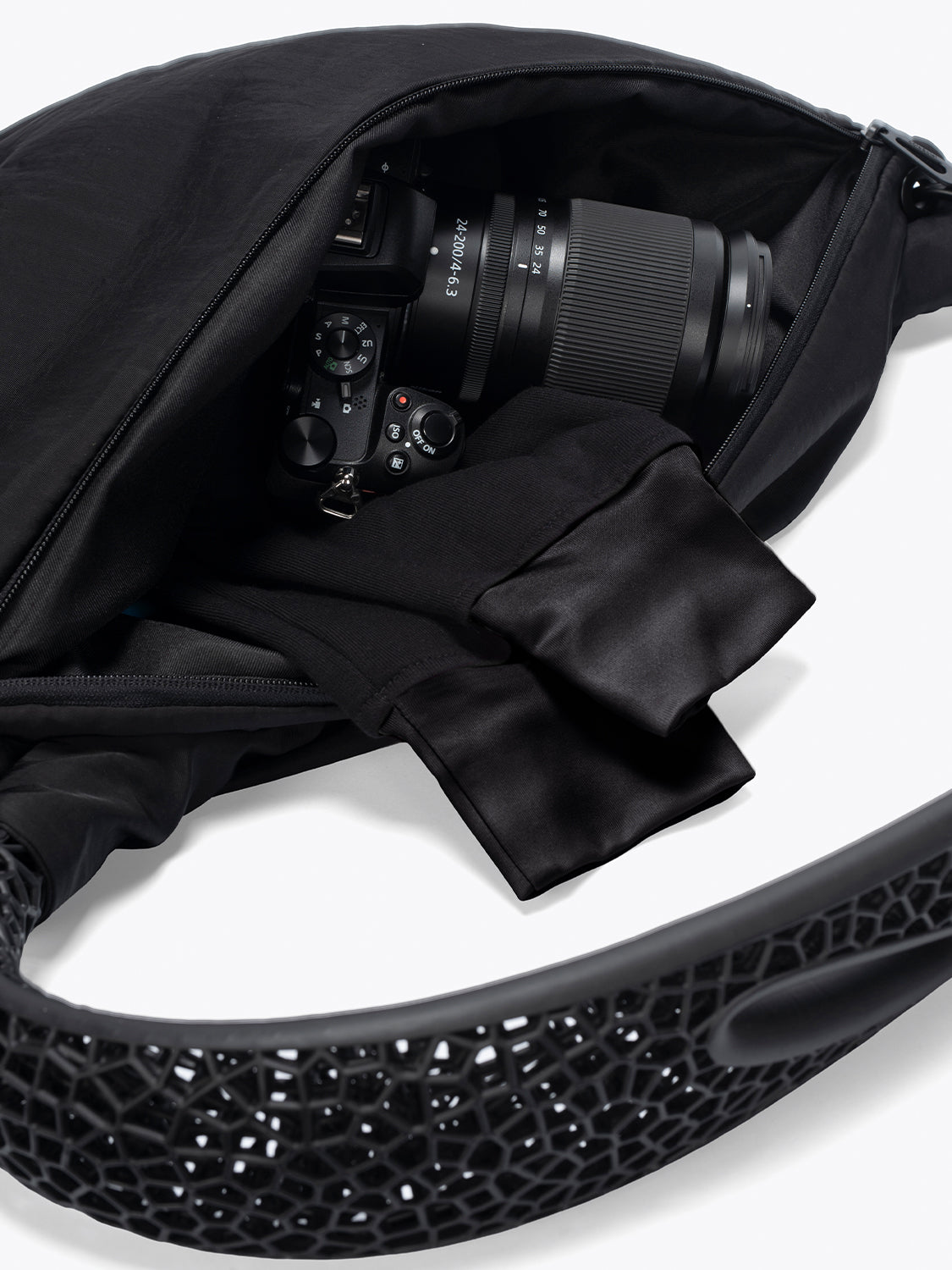 ALIVEFORM_ALIVEFORM x cote&ciel - NEBULA SLING BAG
