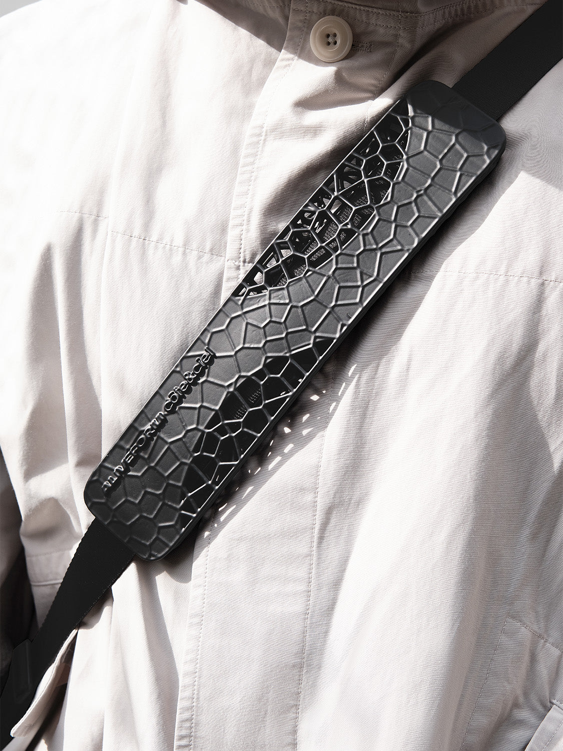 ALIVEFORM_ALIVEFORM x cote&ciel - CIRRUS LAPTOP STRAP