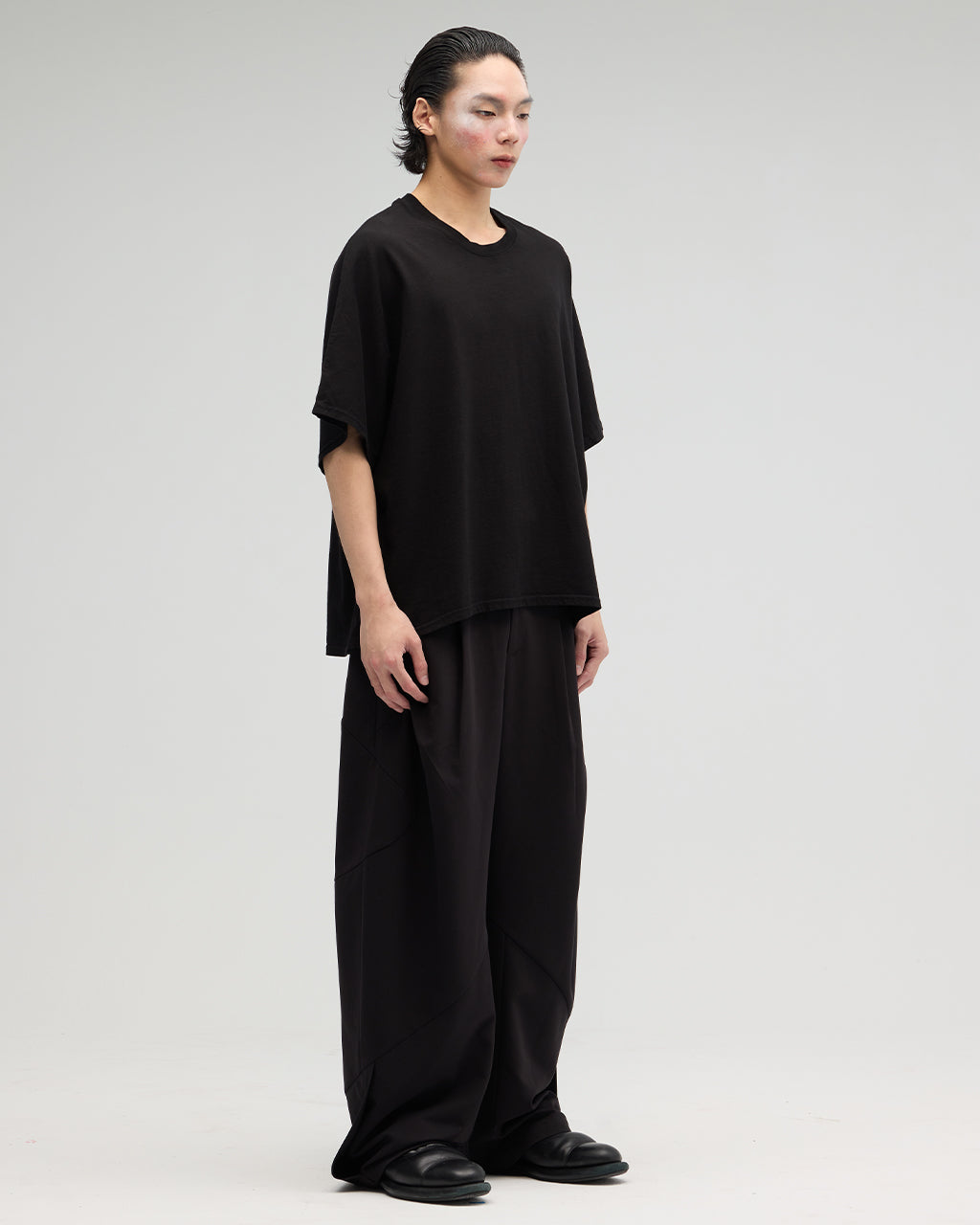 VACANT_Ash Tee (Black)