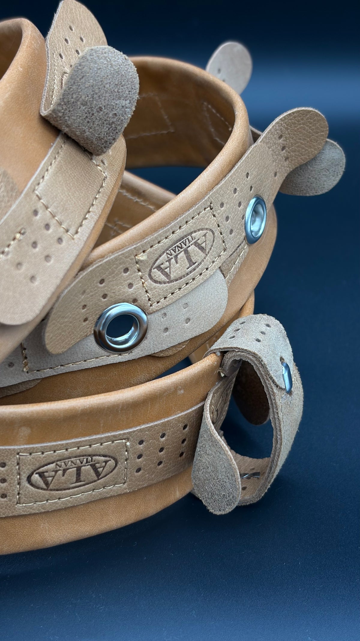 ALA TIANAN_Engraved Print Leather Band-Aid Belt