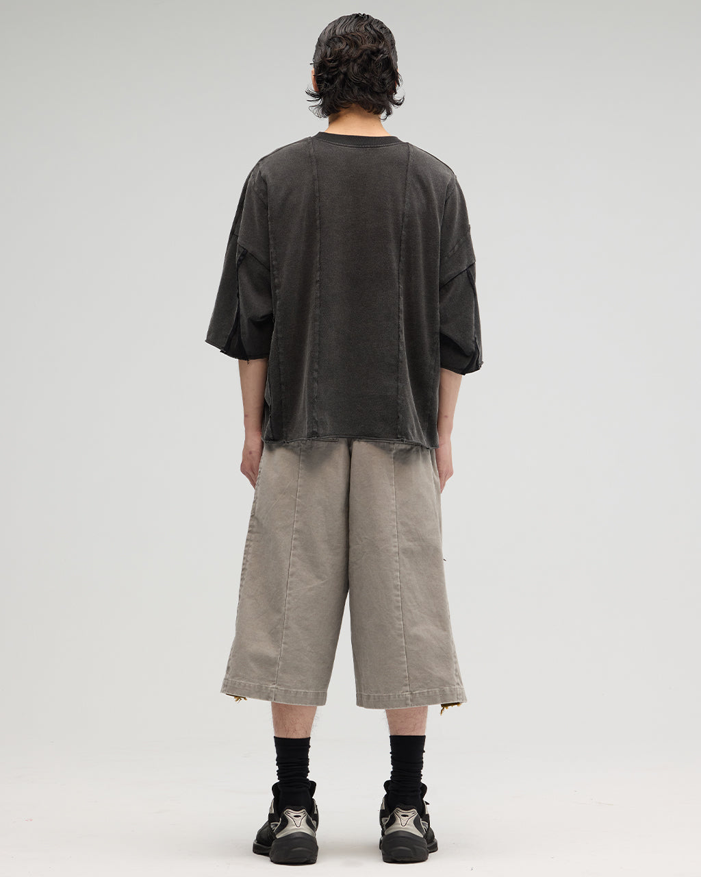 VACANT_Henley Neck Tee (Black)