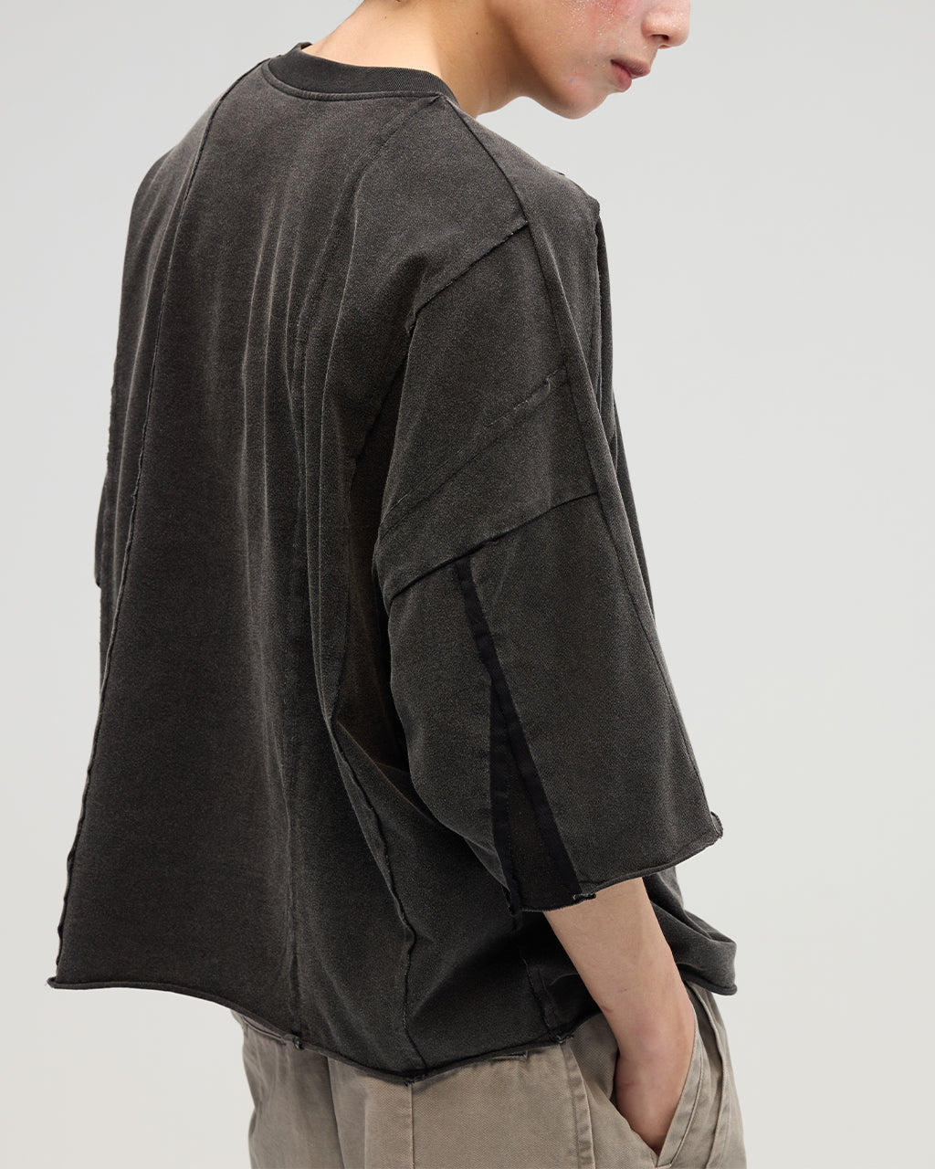 VACANT_Henley Neck Tee (Black)