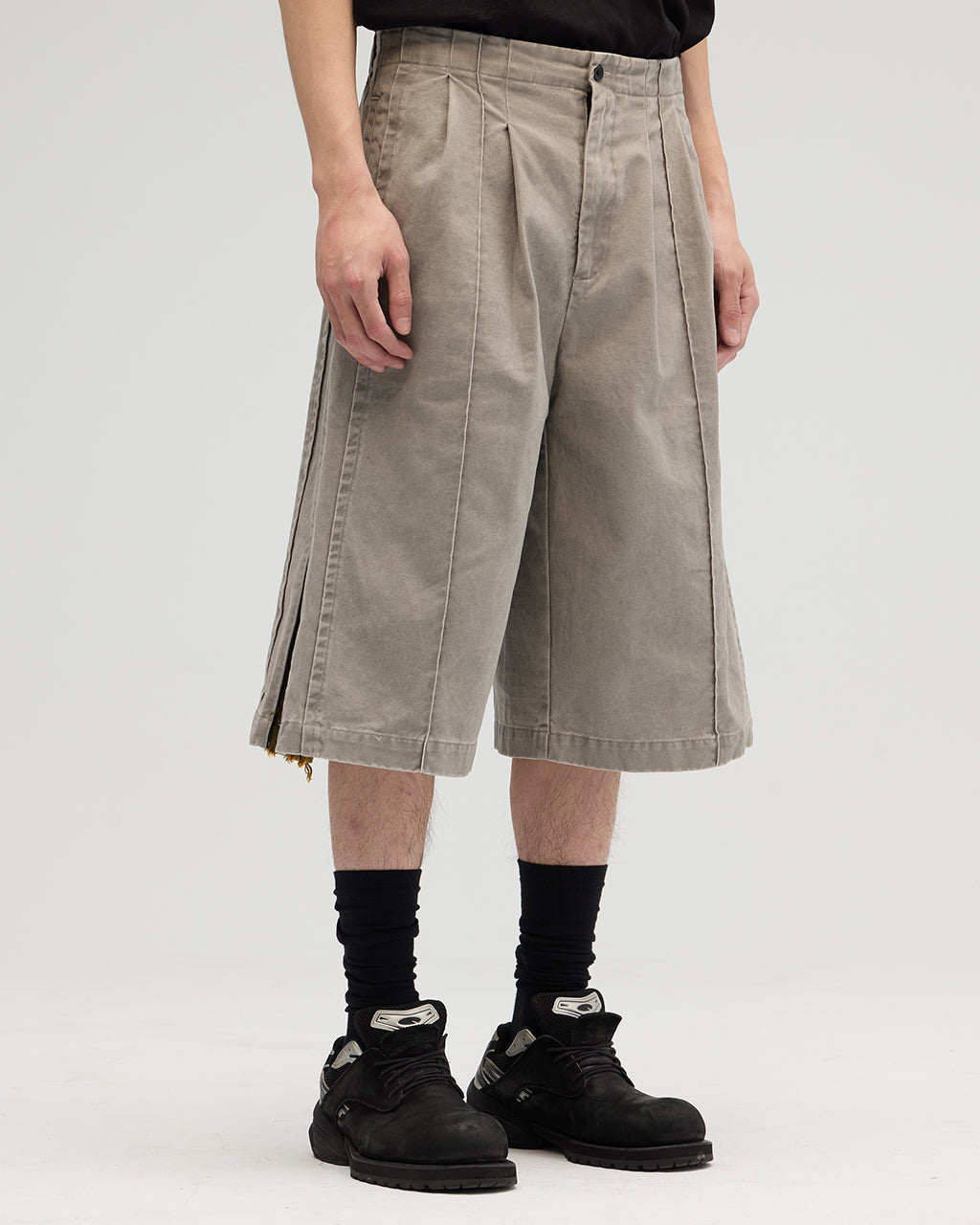 VACANT_Washed Slit Pants (Gray)