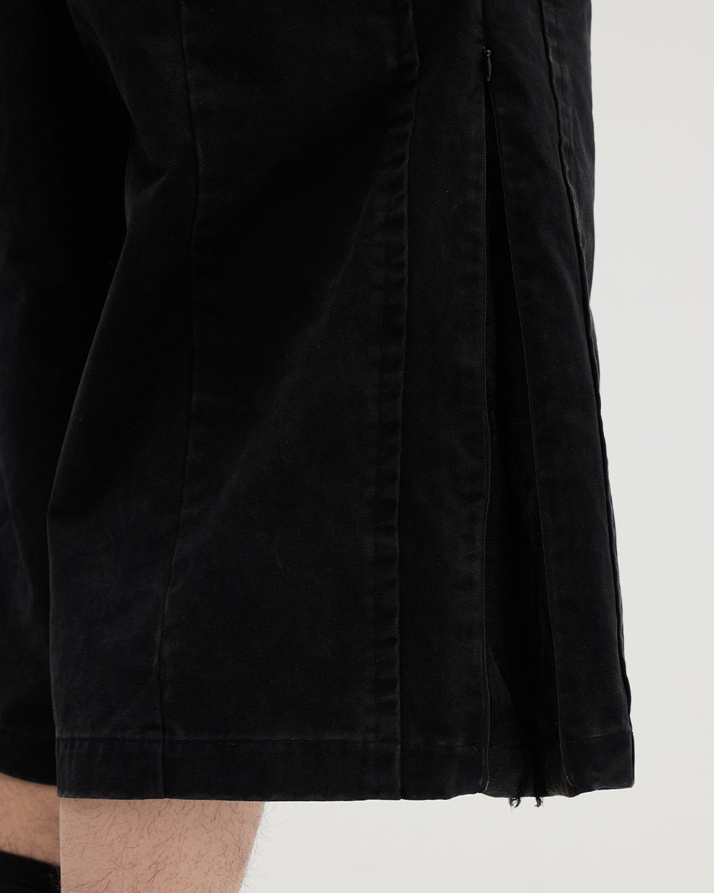 VACANT_Washed Slit Pants (Black)