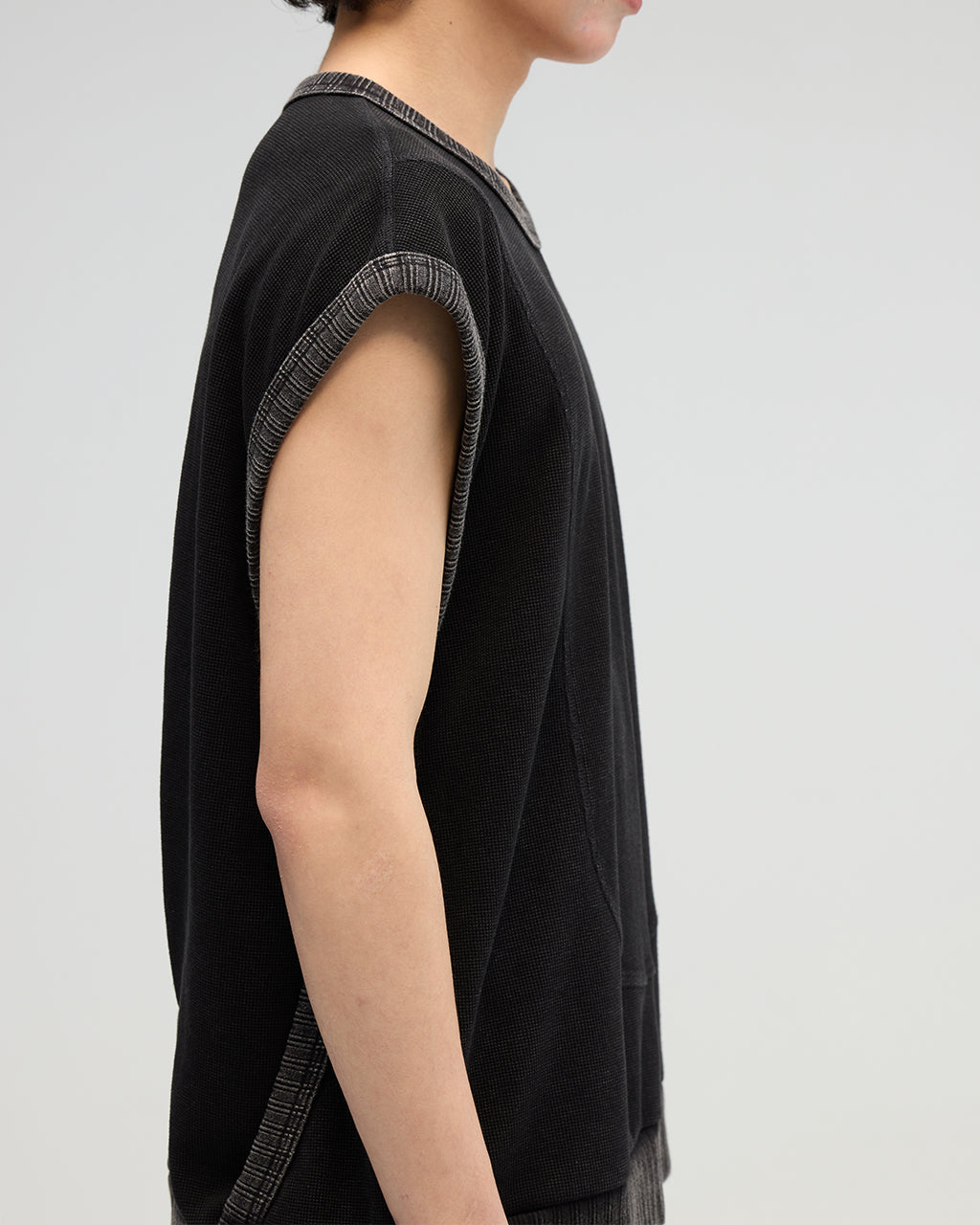 VACANT_Washed Waffle Vest (Black)