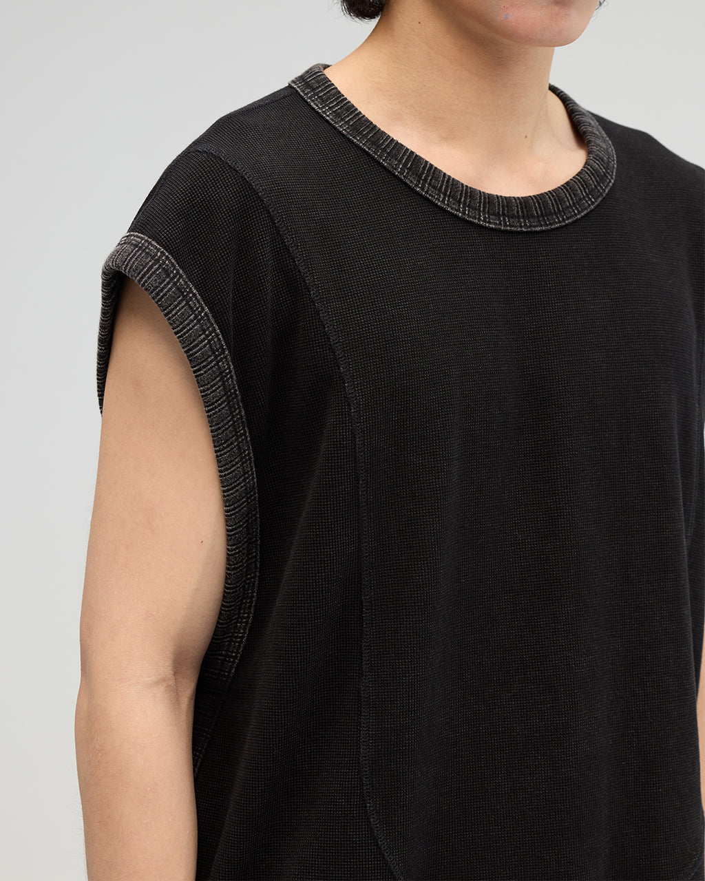 VACANT_Washed Waffle Vest (Black)