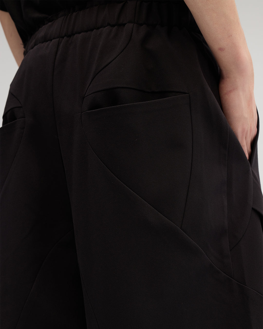 VACANT_Wide Spliced Pants (Black)
