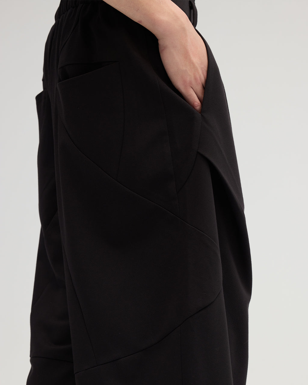 VACANT_Wide Spliced Pants (Black)