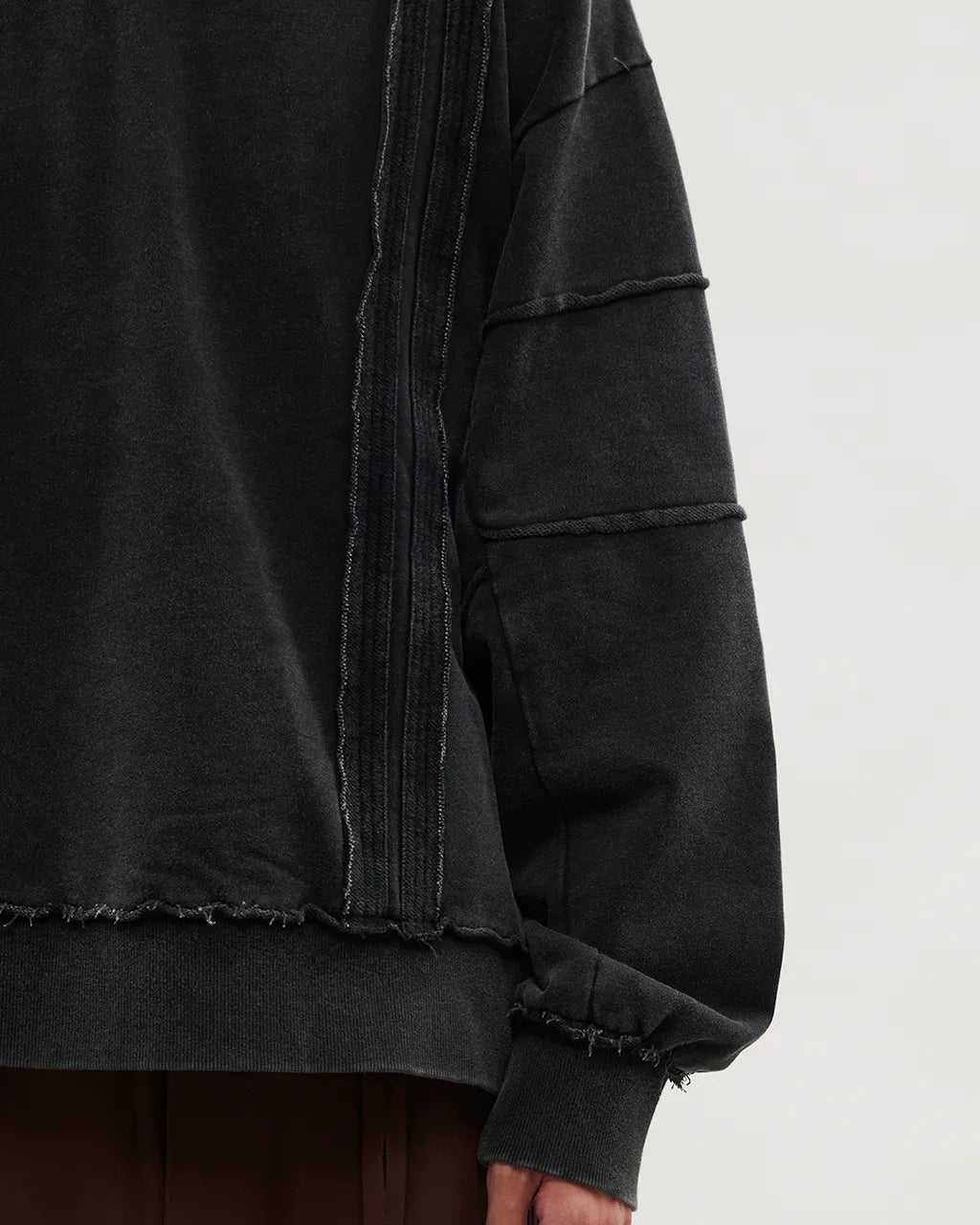 VACANT_Washed Sweater (Black)