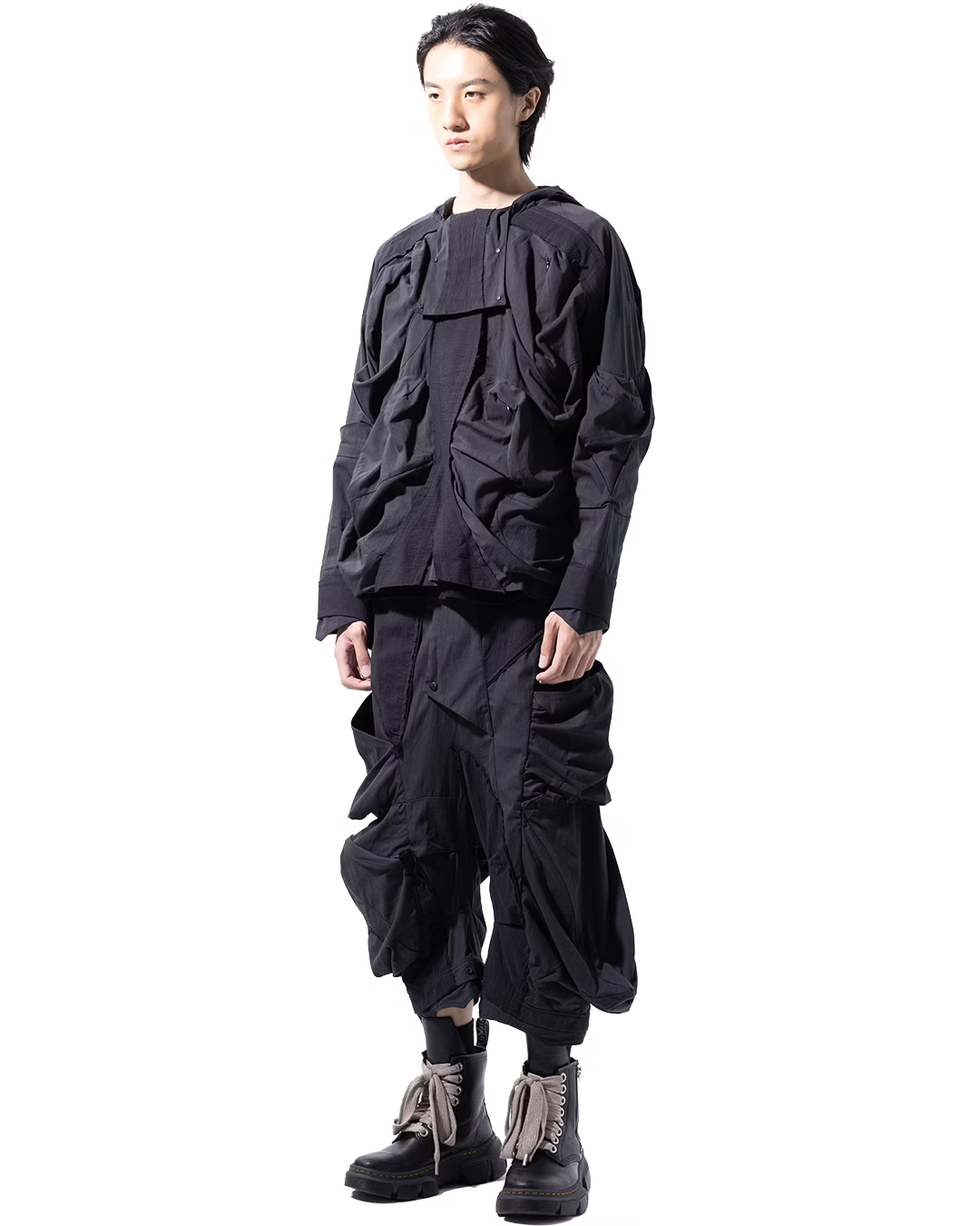 aenrmous_RADIATIVE COMPOUND HYPERCONVEX (Black)