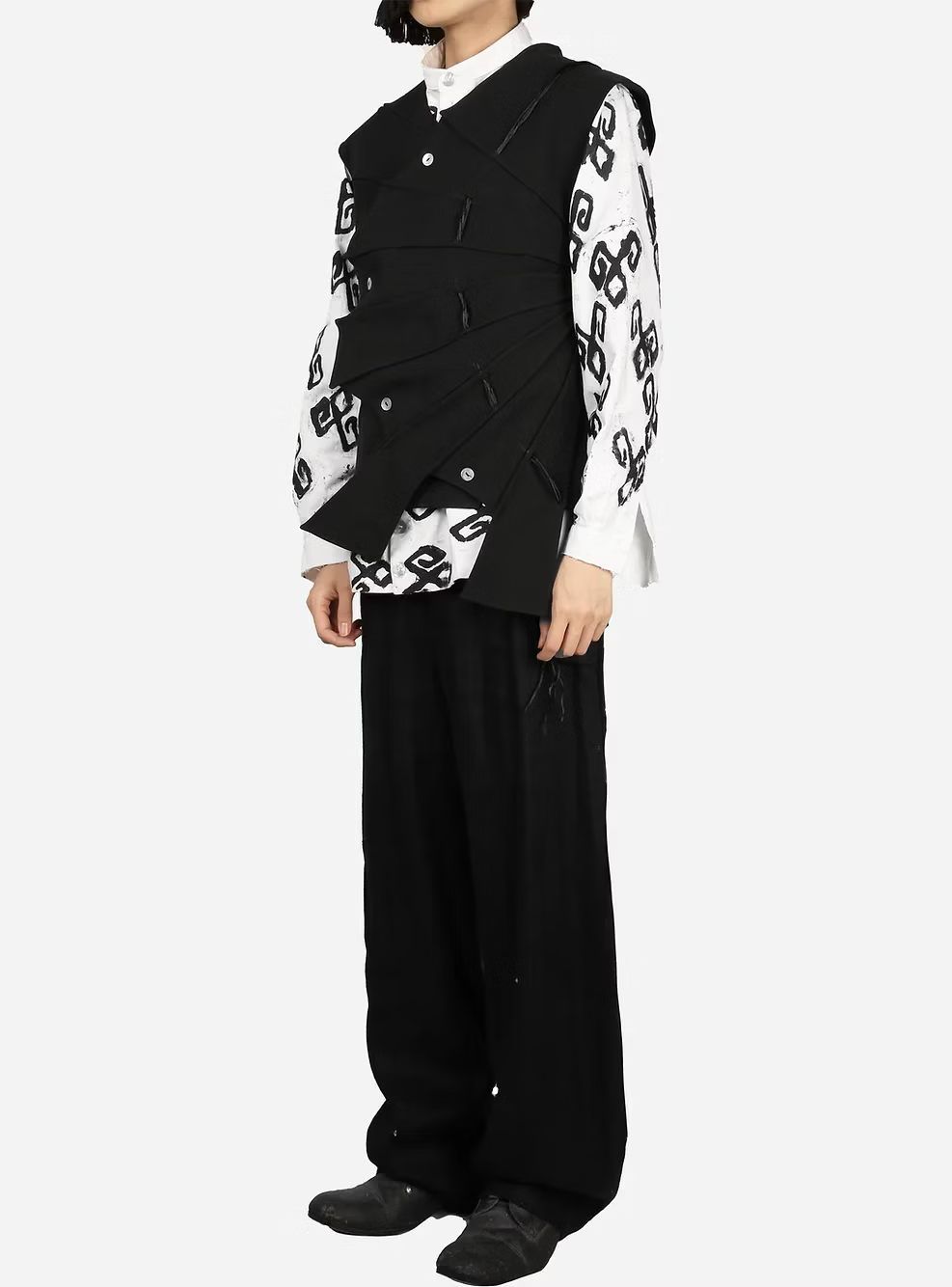 aenrmous_NISSIN VEST (Black)