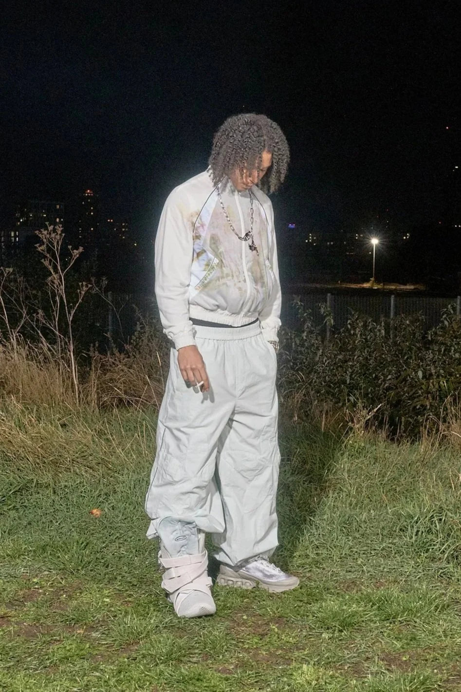 ALA TIANAN_FLOWER KNEE TRACKSUIT TROUSERS (White)