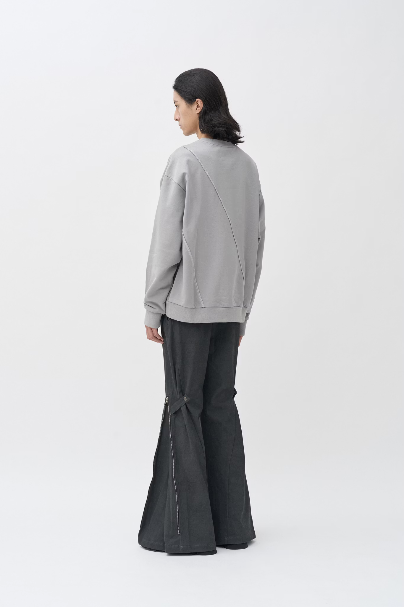 EQUALNEAR_Rift Logo Sweatshirt (Gray)