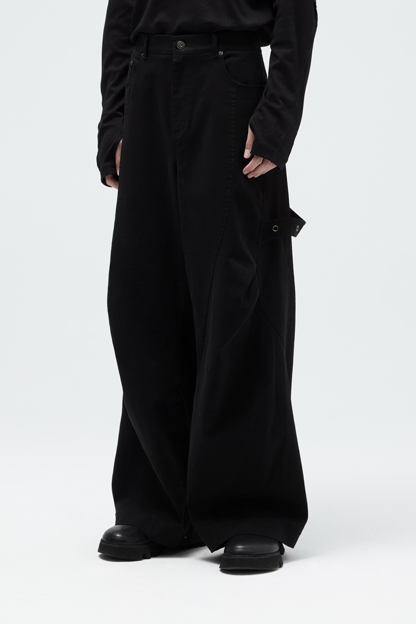 EQUALNEAR_Flask Pants (Black)