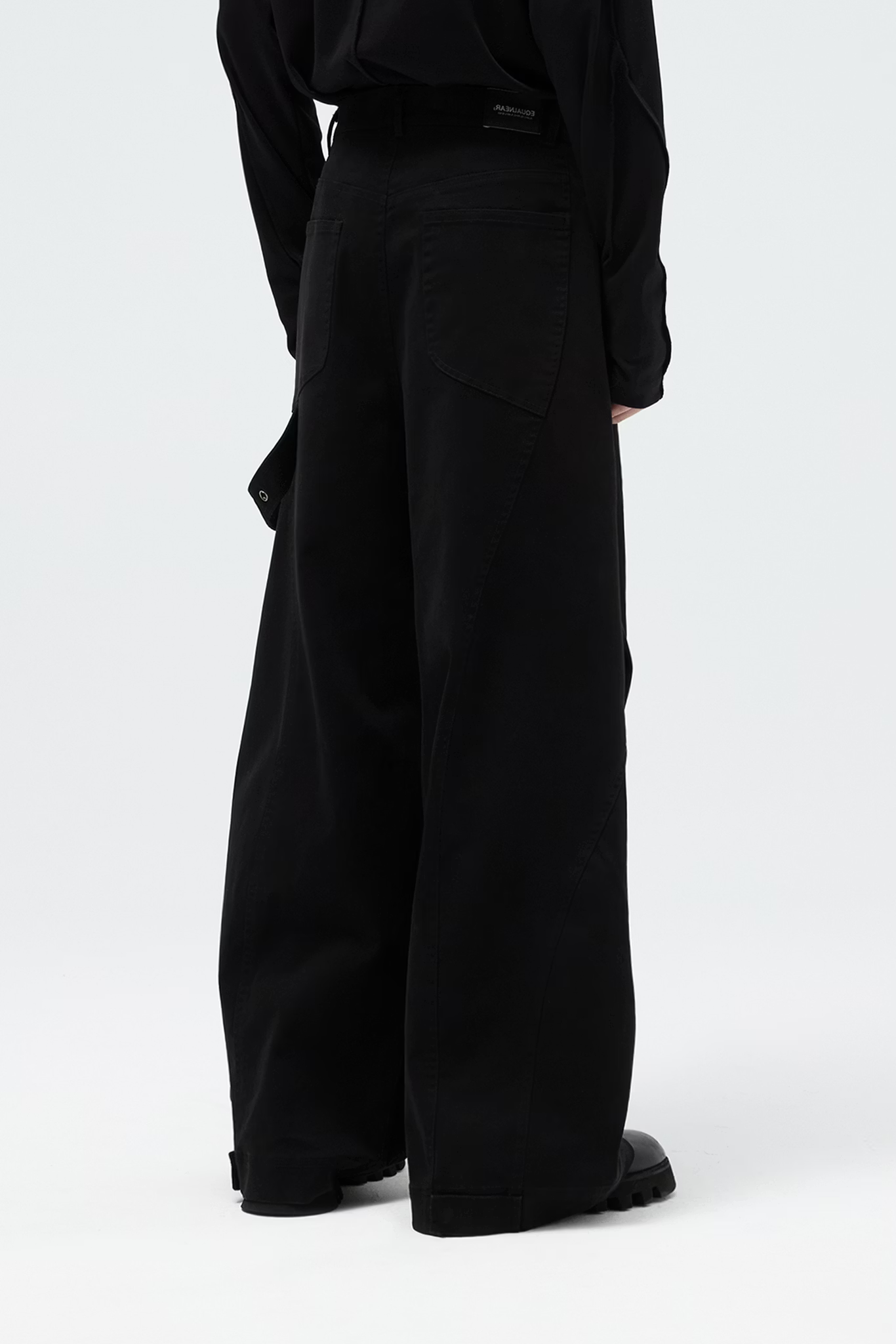 EQUALNEAR_Flask Pants (Black)