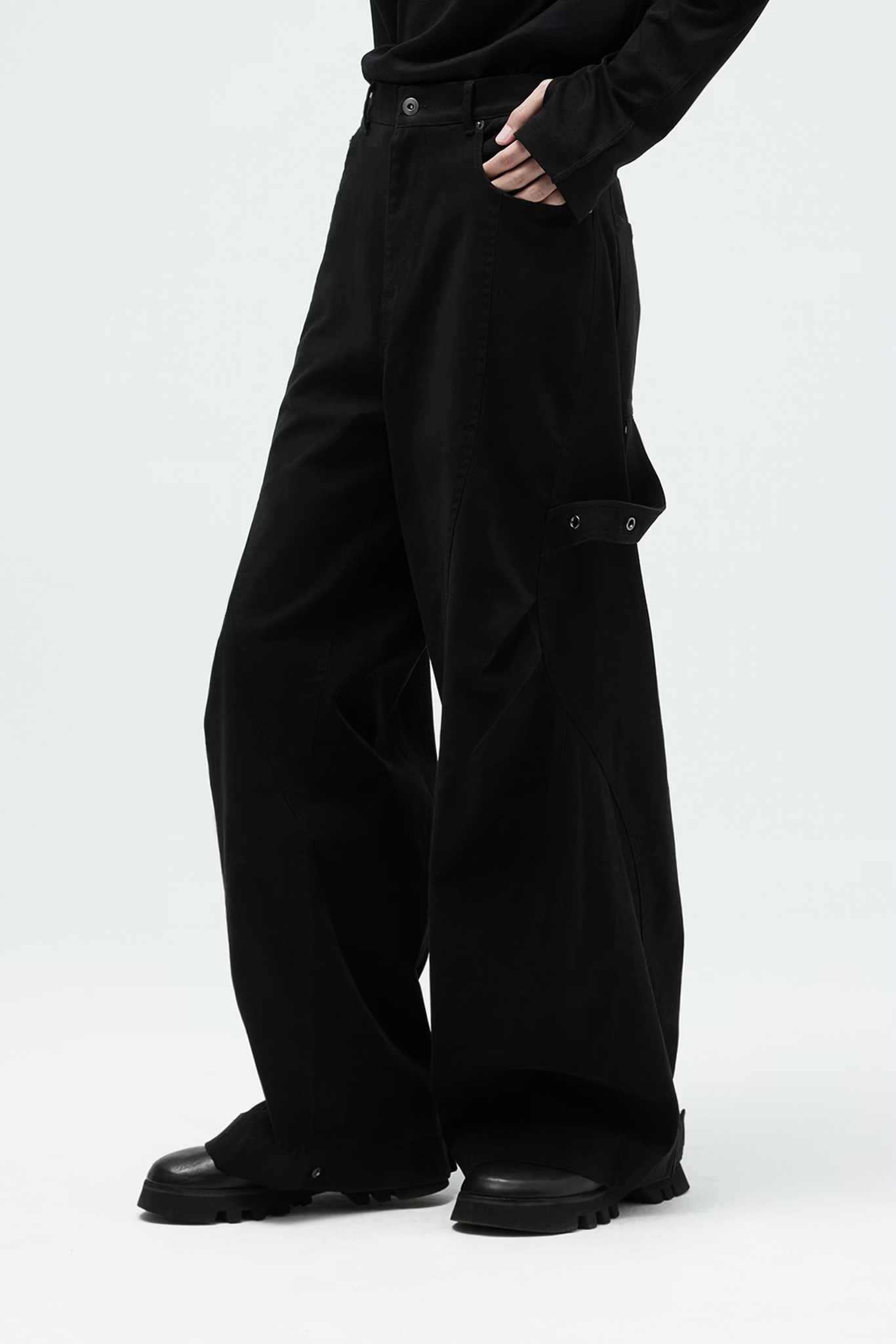 EQUALNEAR_Flask Pants (Black)