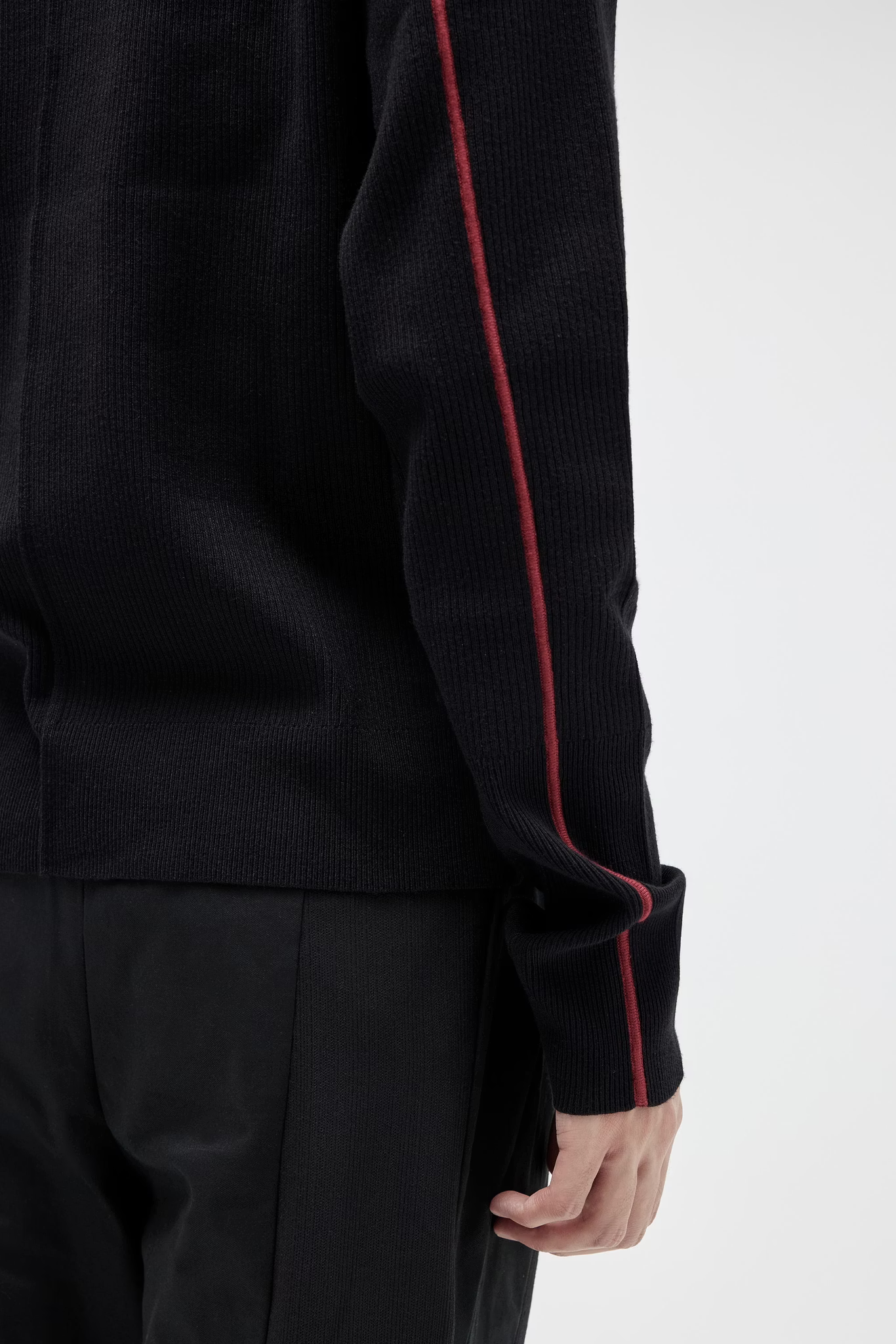 EQUALNEAR_Rift Zip Pocket Hoodie (Black)