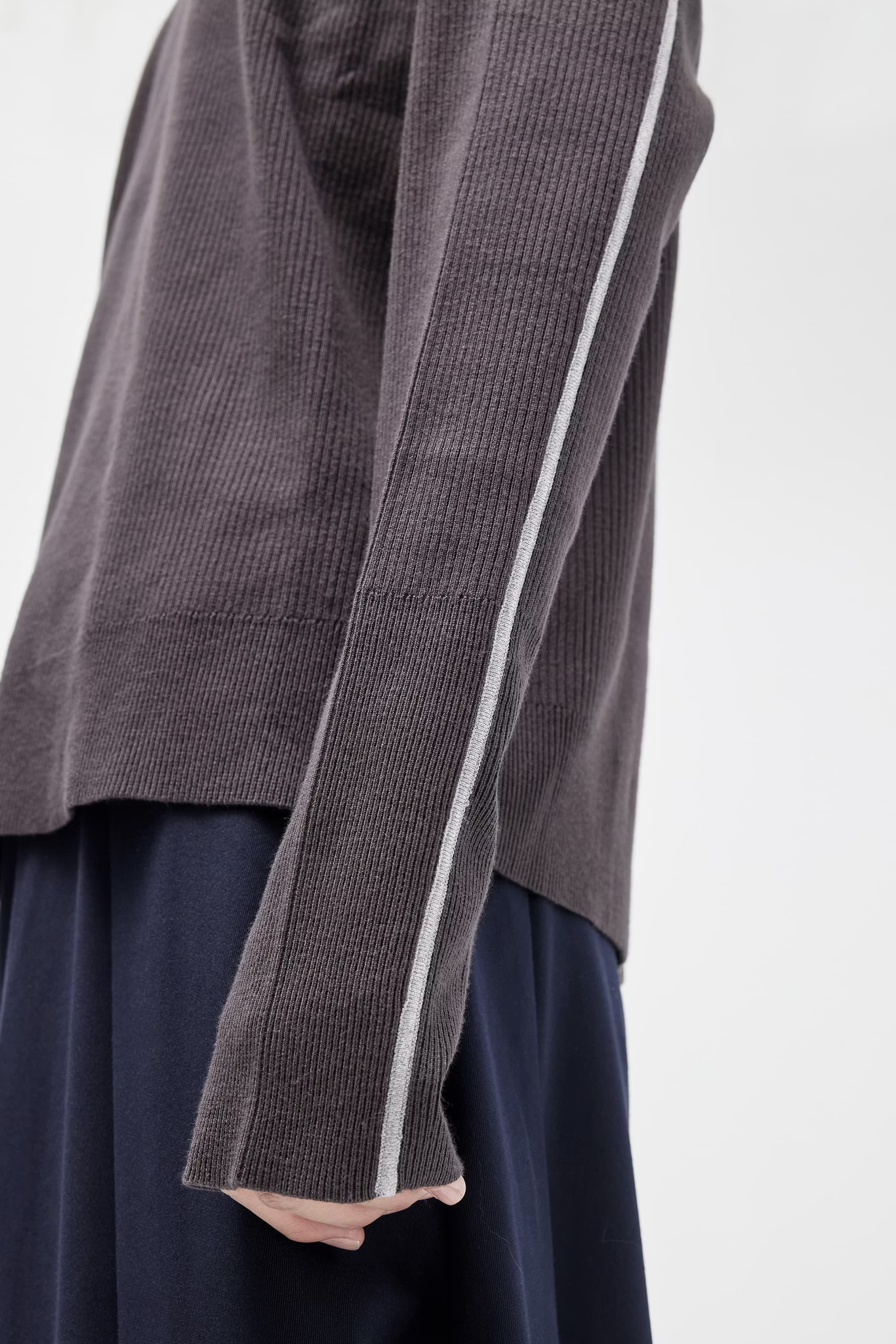 EQUALNEAR_Trails Knit Sweater (Gray)