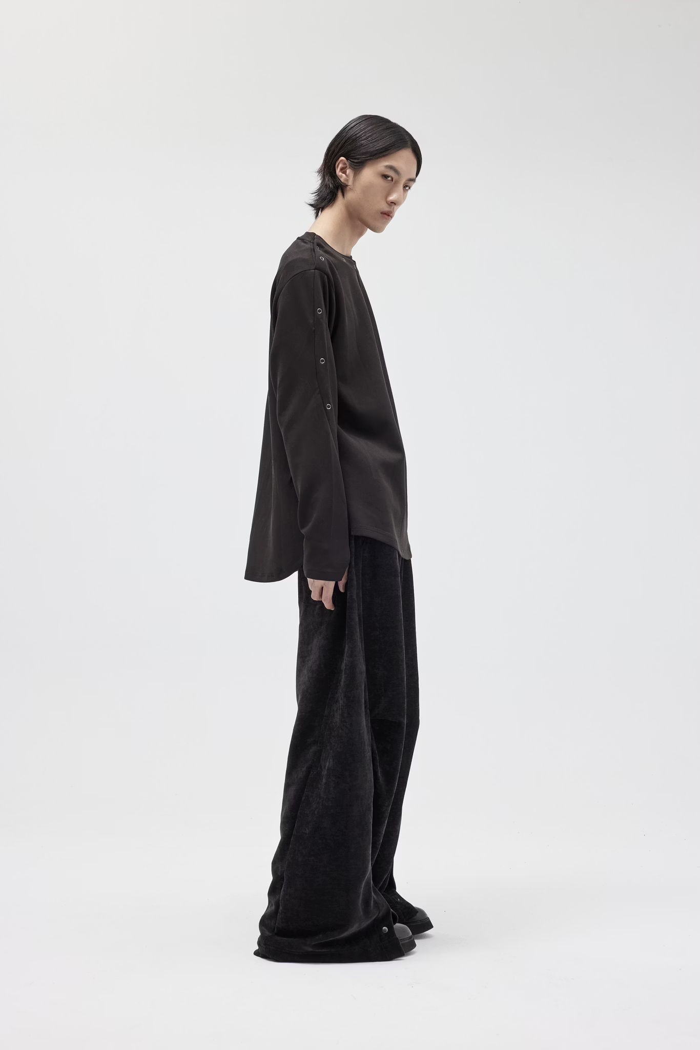 EQUALNEAR_Astro Henley Sweatshirt (Black)