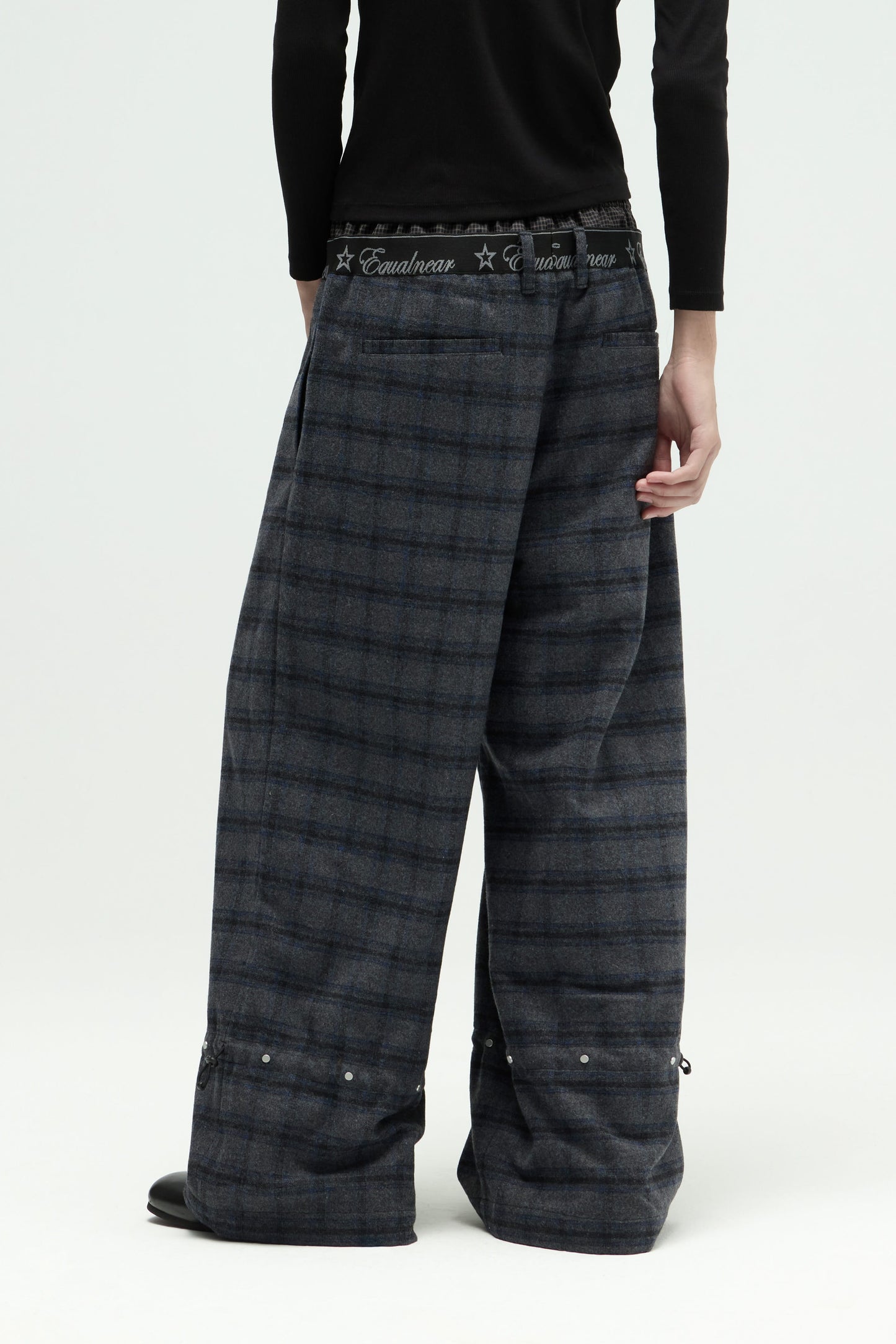 EQUALNEAR_Daydream Sweatpants (Blue)
