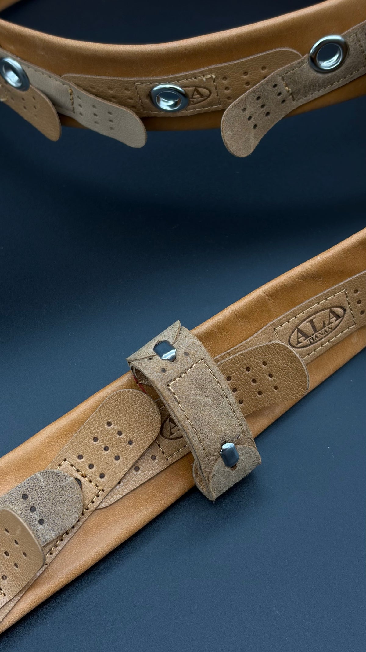 ALA TIANAN_Engraved Print Leather Band-Aid Belt