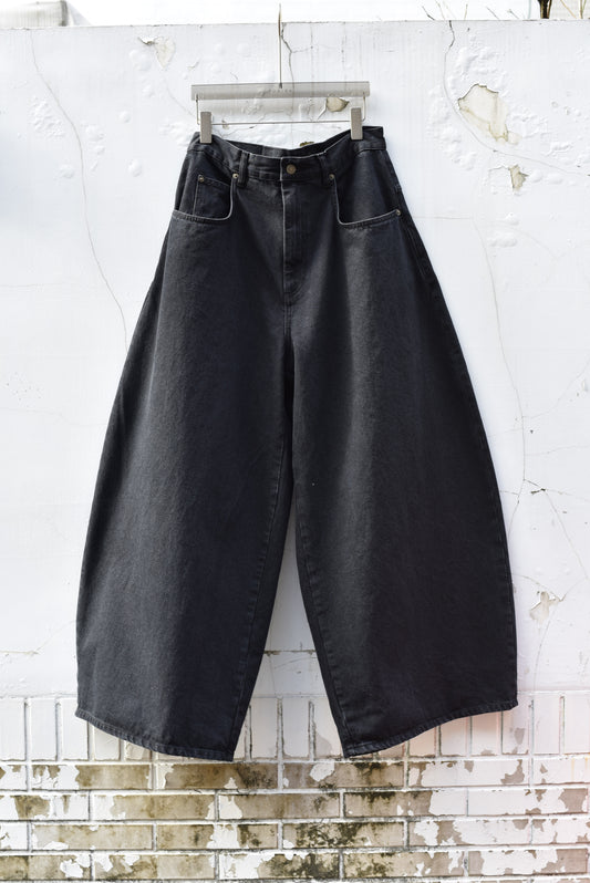 LU'U DAN_Blacklisted Double Down Denim Jeans (Soaked Black)