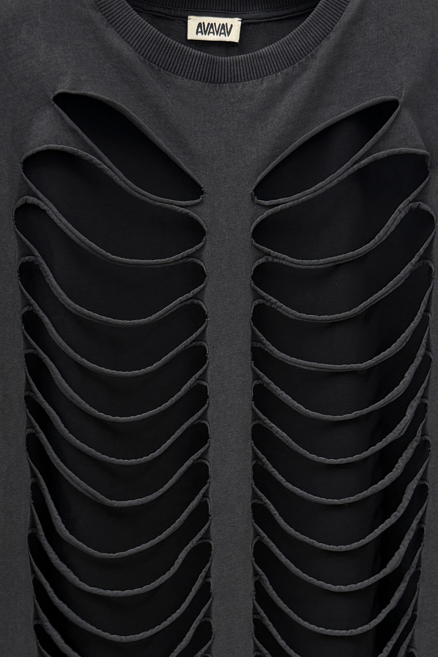AVAVAV_CUT-OUT DOUBLE LAYER T-SHIRT (Black)