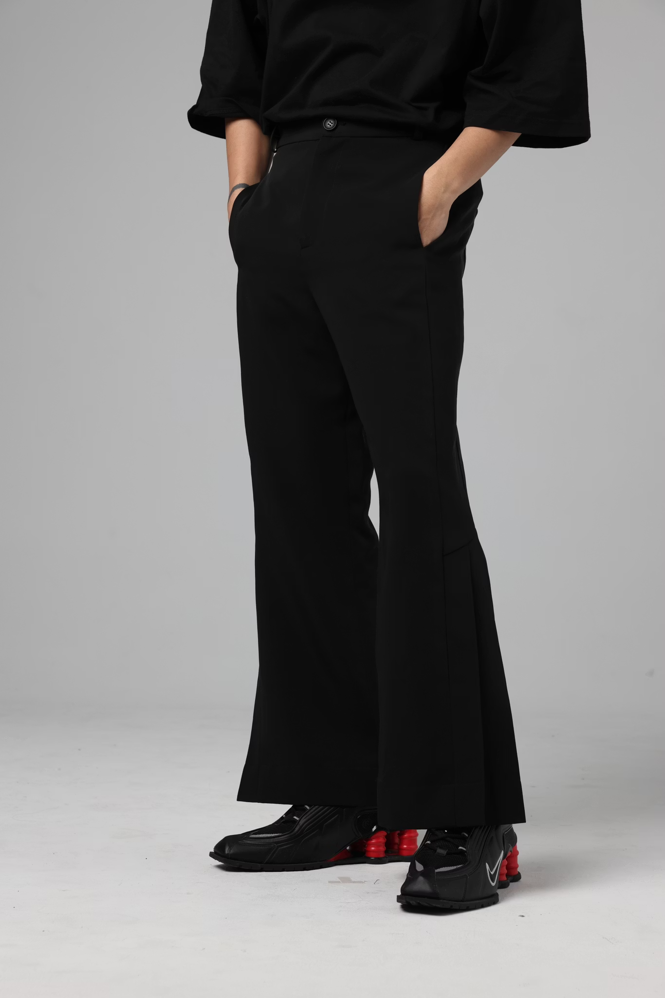 INCODER_BUG Detail pleated flared pants