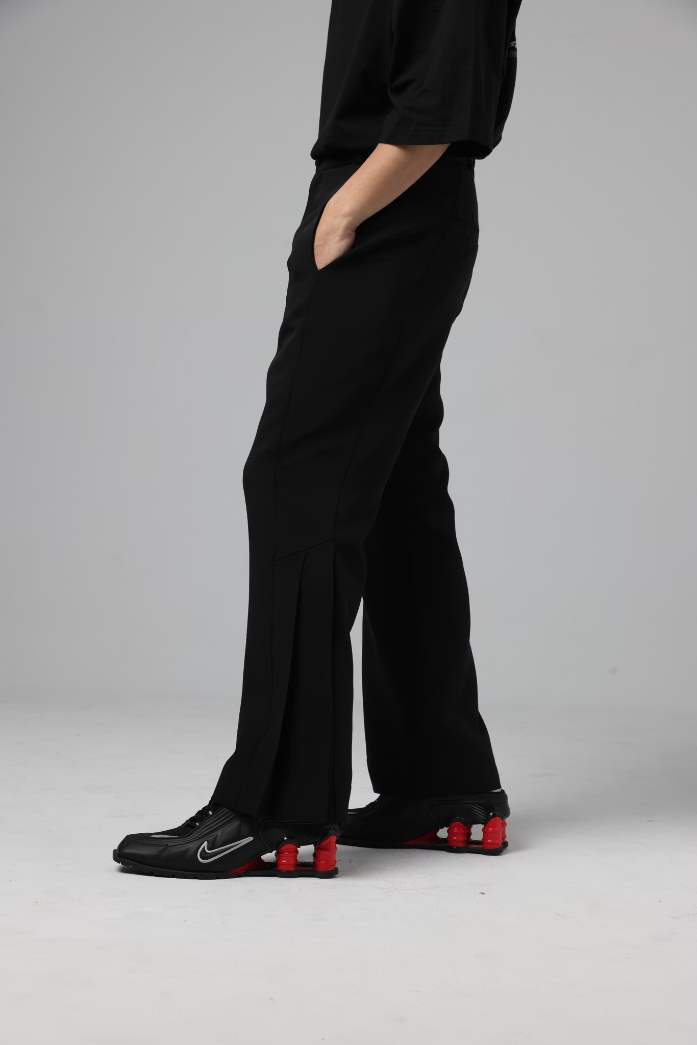 INCODER_BUG Detail pleated flared pants