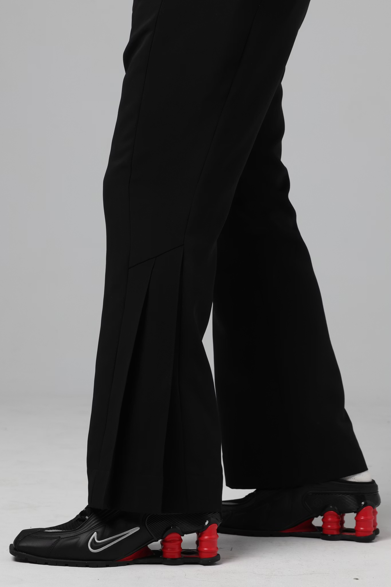 INCODER_BUG Detail pleated flared pants